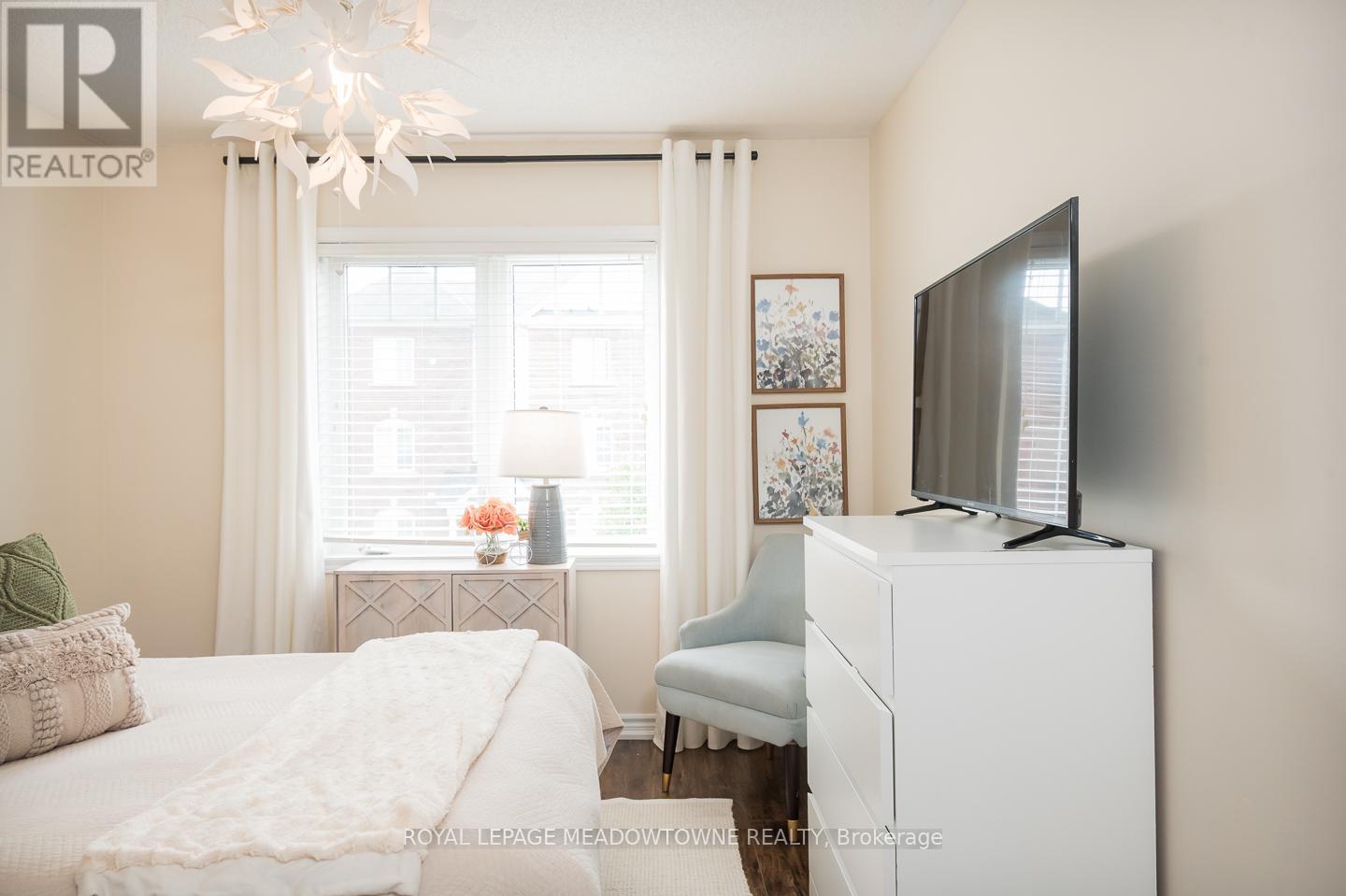 












335 GOODING CRESCENT

,
Milton,




Ontario
L9E0A5


