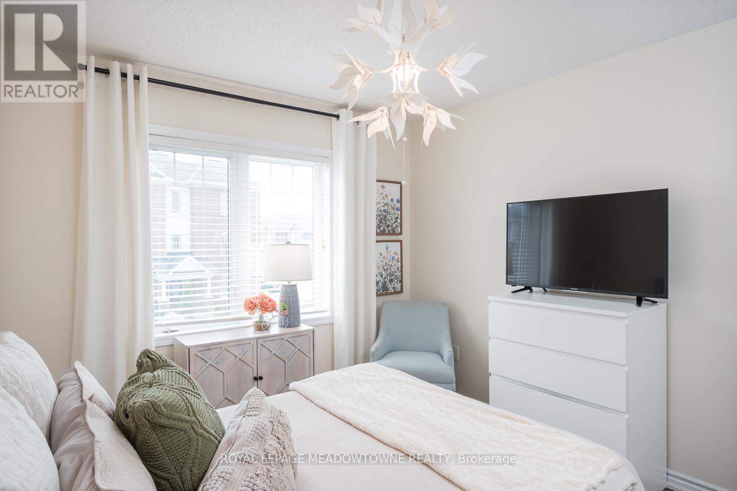 












335 GOODING CRESCENT

,
Milton,




Ontario
L9E0A5

