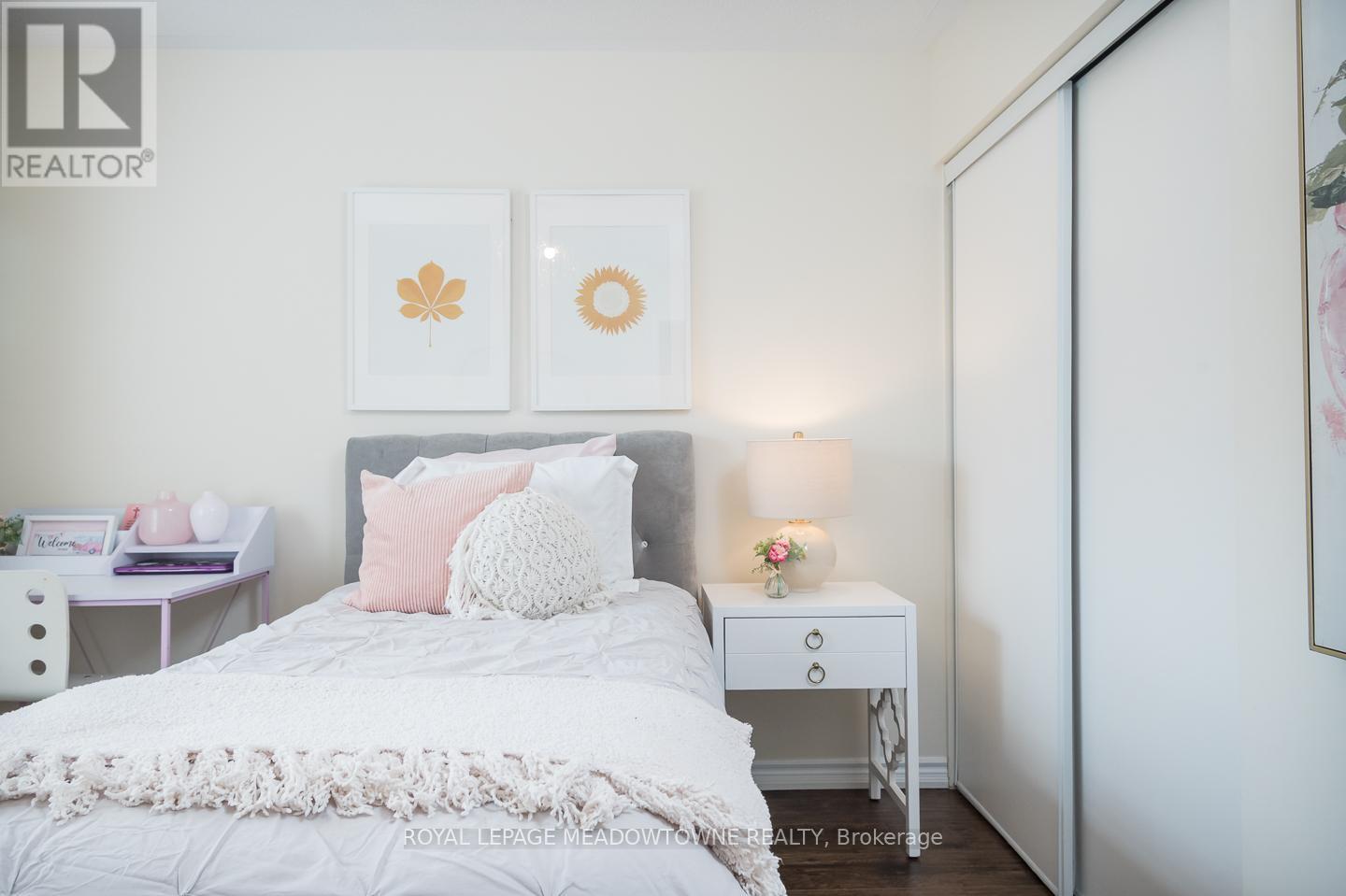 












335 GOODING CRESCENT

,
Milton,




Ontario
L9E0A5

