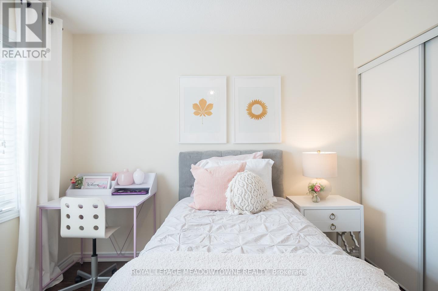 












335 GOODING CRESCENT

,
Milton,




Ontario
L9E0A5

