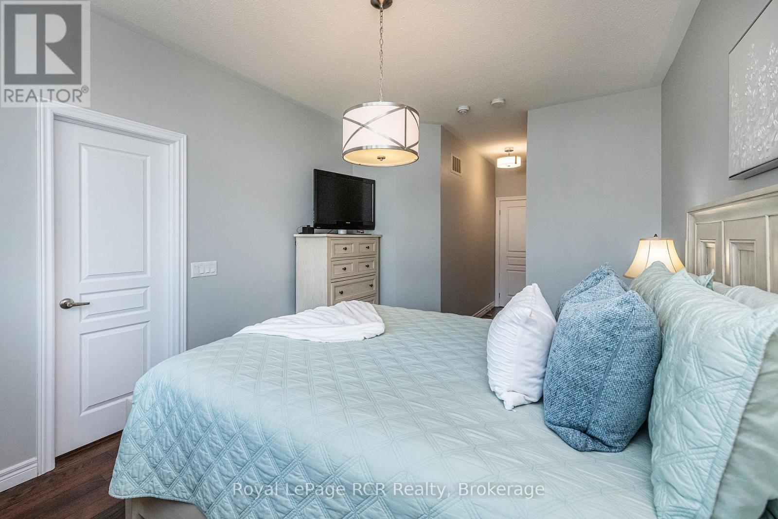 












256 JOHNSON DRIVE

,
Shelburne,




Ontario
L9V3V7

