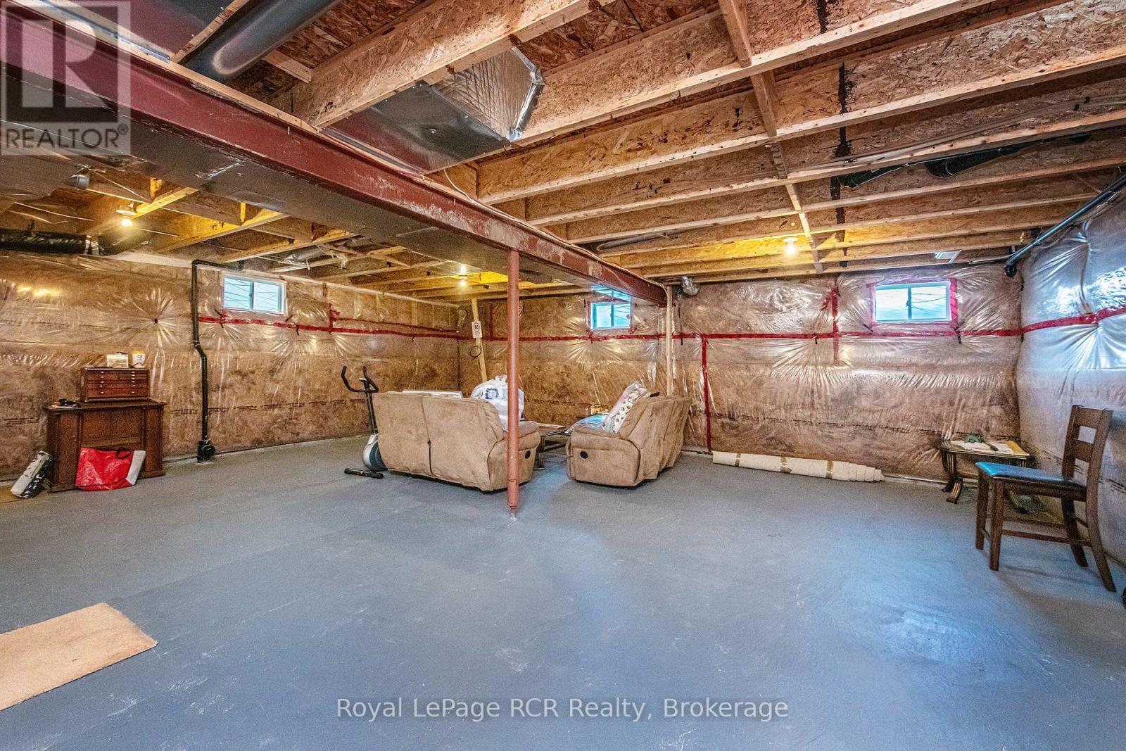 












256 JOHNSON DRIVE

,
Shelburne,




Ontario
L9V3V7


