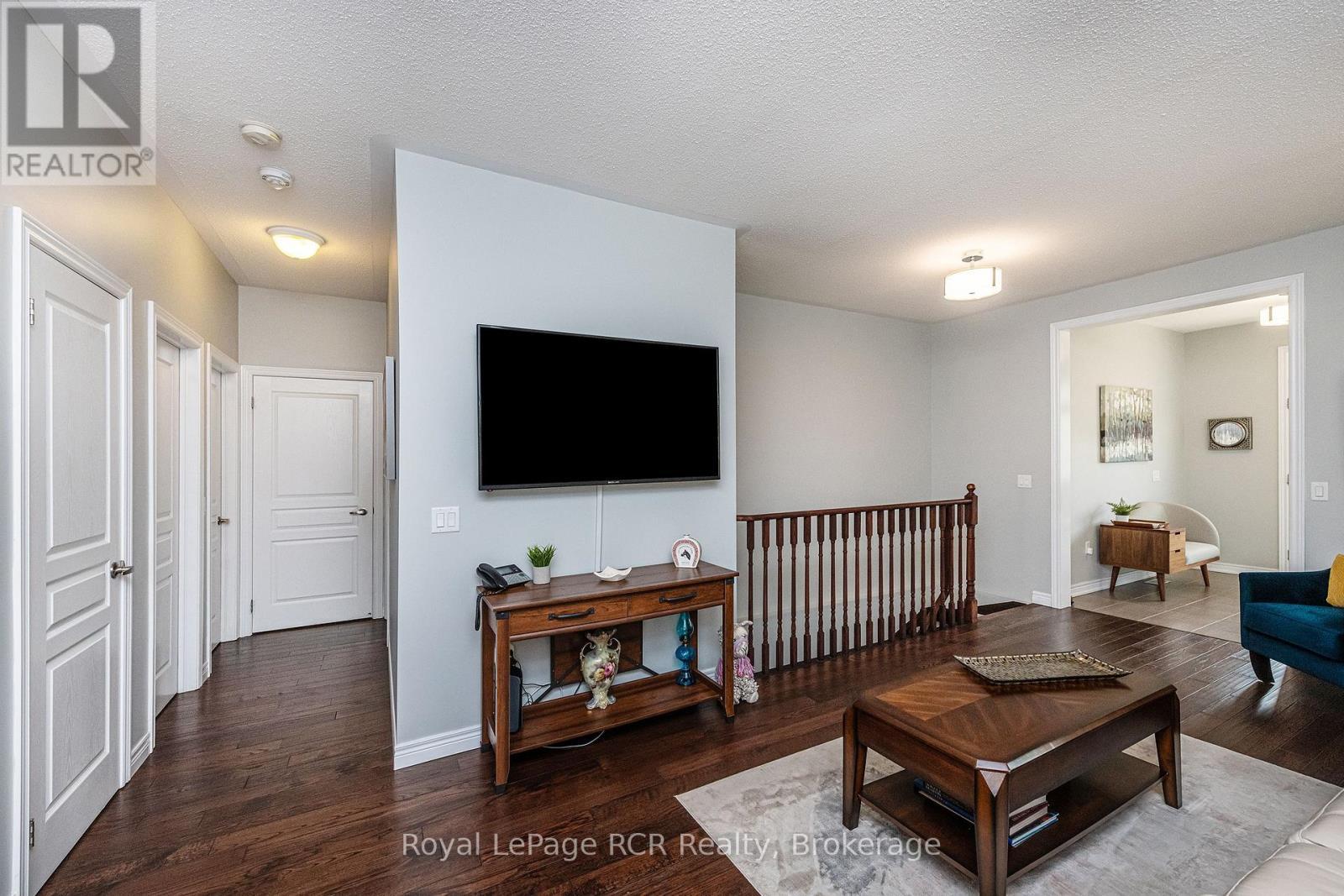 












256 JOHNSON DRIVE

,
Shelburne,




Ontario
L9V3V7

