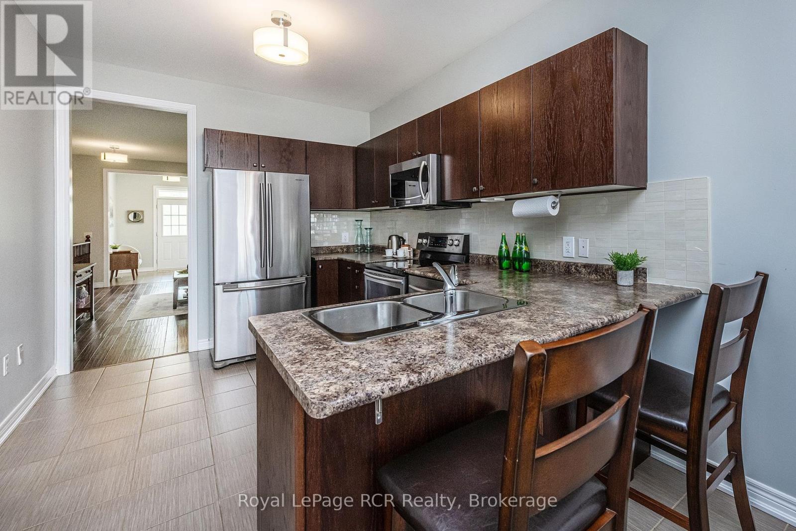 












256 JOHNSON DRIVE

,
Shelburne,




Ontario
L9V3V7

