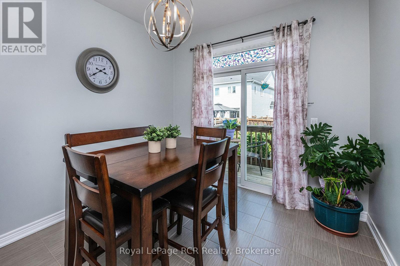 












256 JOHNSON DRIVE

,
Shelburne,




Ontario
L9V3V7

