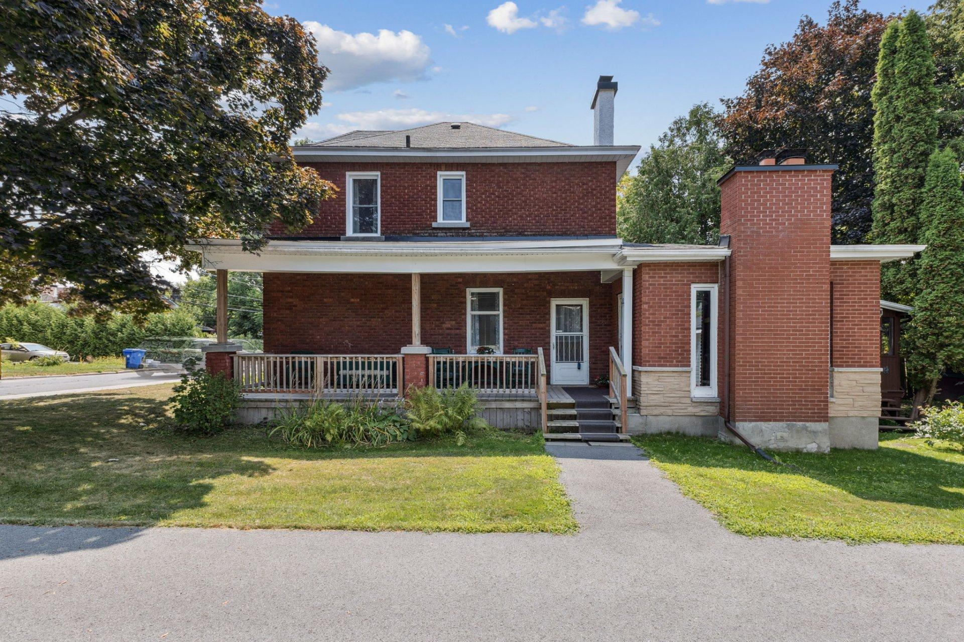 









43


Rue Broad

,
Gatineau (Aylmer),




QC
J9H4H4

