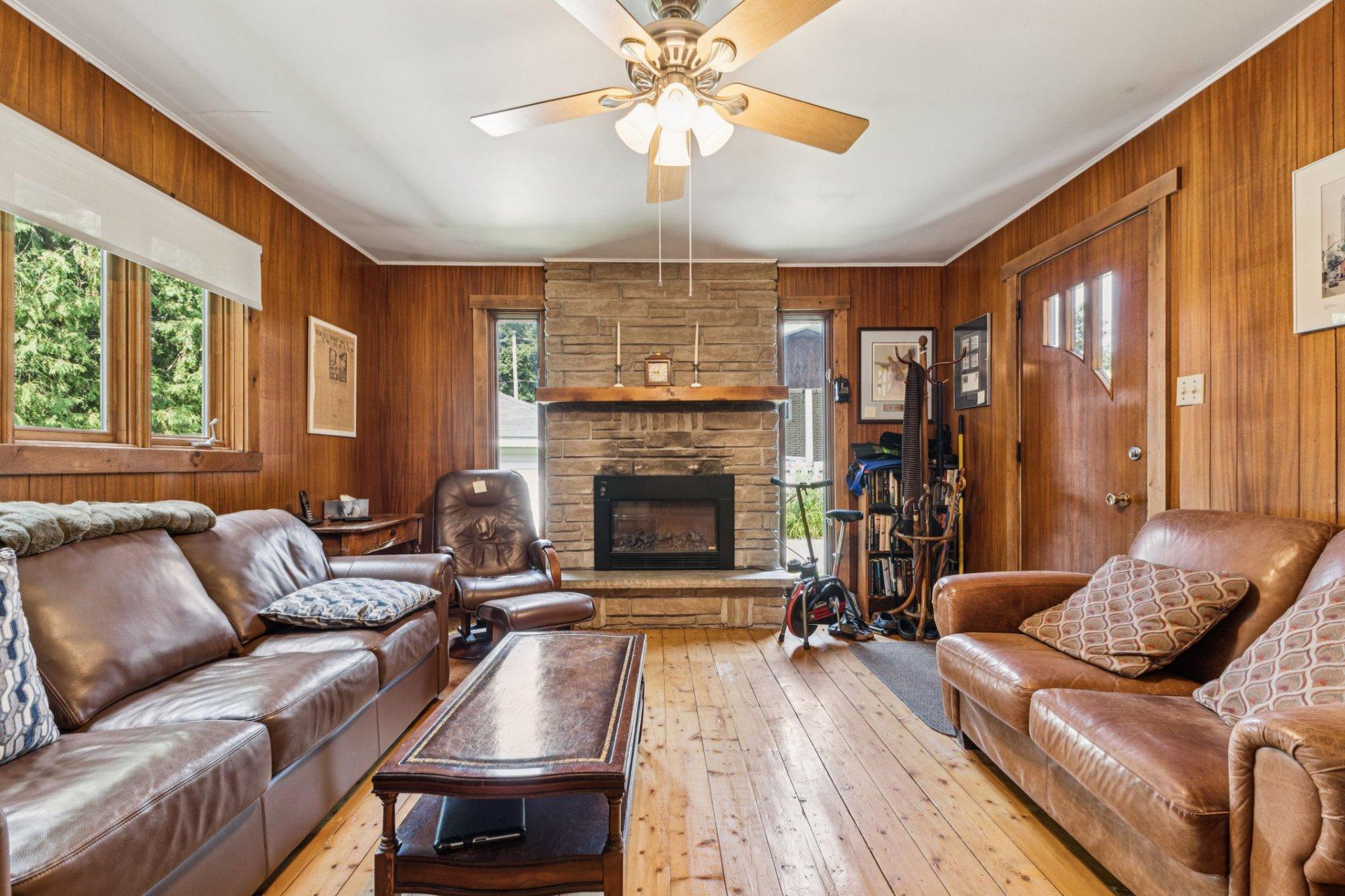 









43


Rue Broad

,
Gatineau (Aylmer),




QC
J9H4H4

