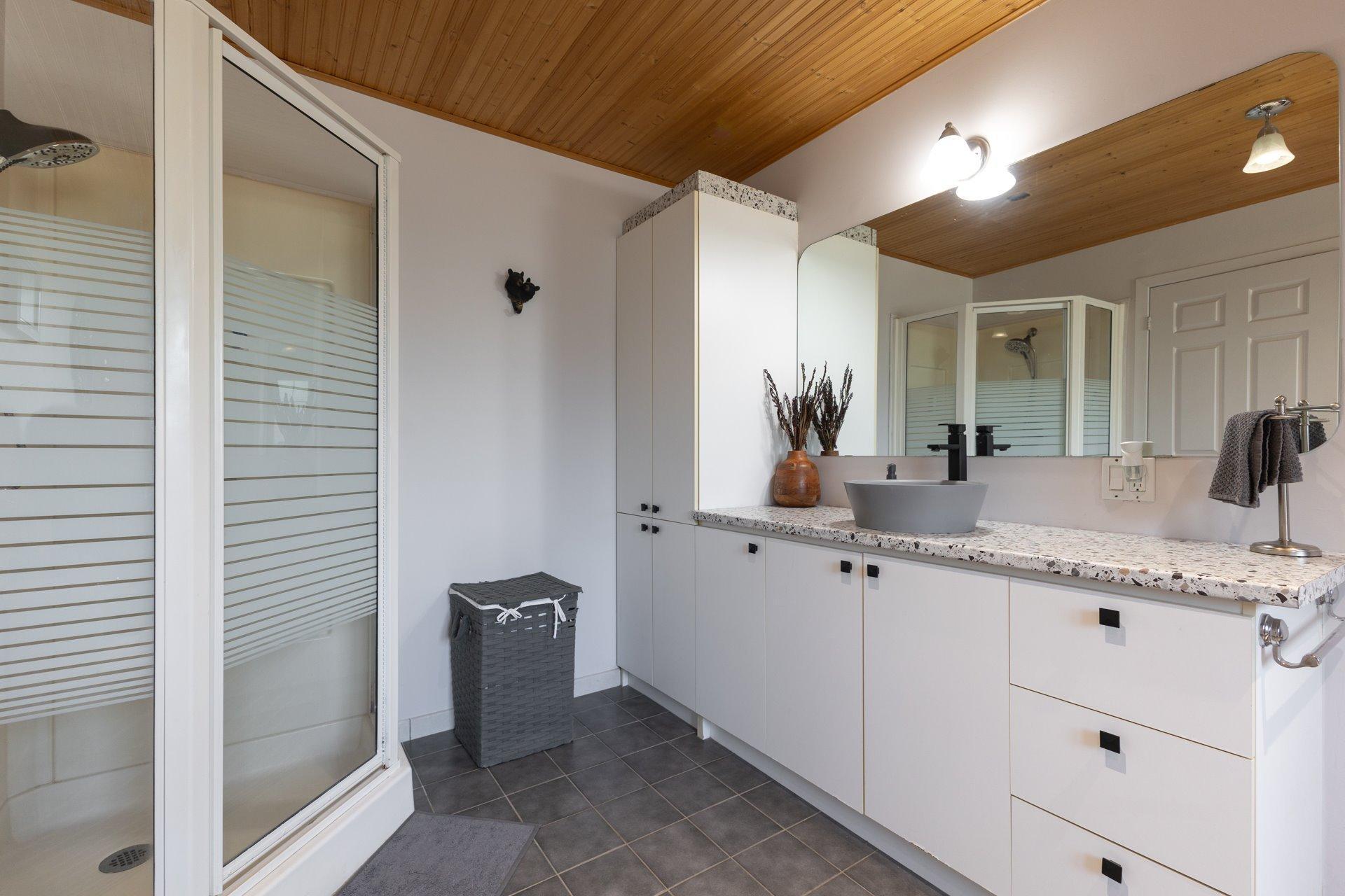 









275


Route 201

,
Coteau-du-Lac,




QC
J0P1B0

