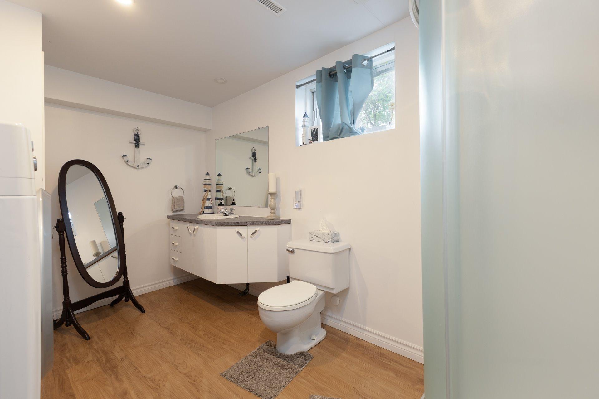 









275


Route 201

,
Coteau-du-Lac,




QC
J0P1B0

