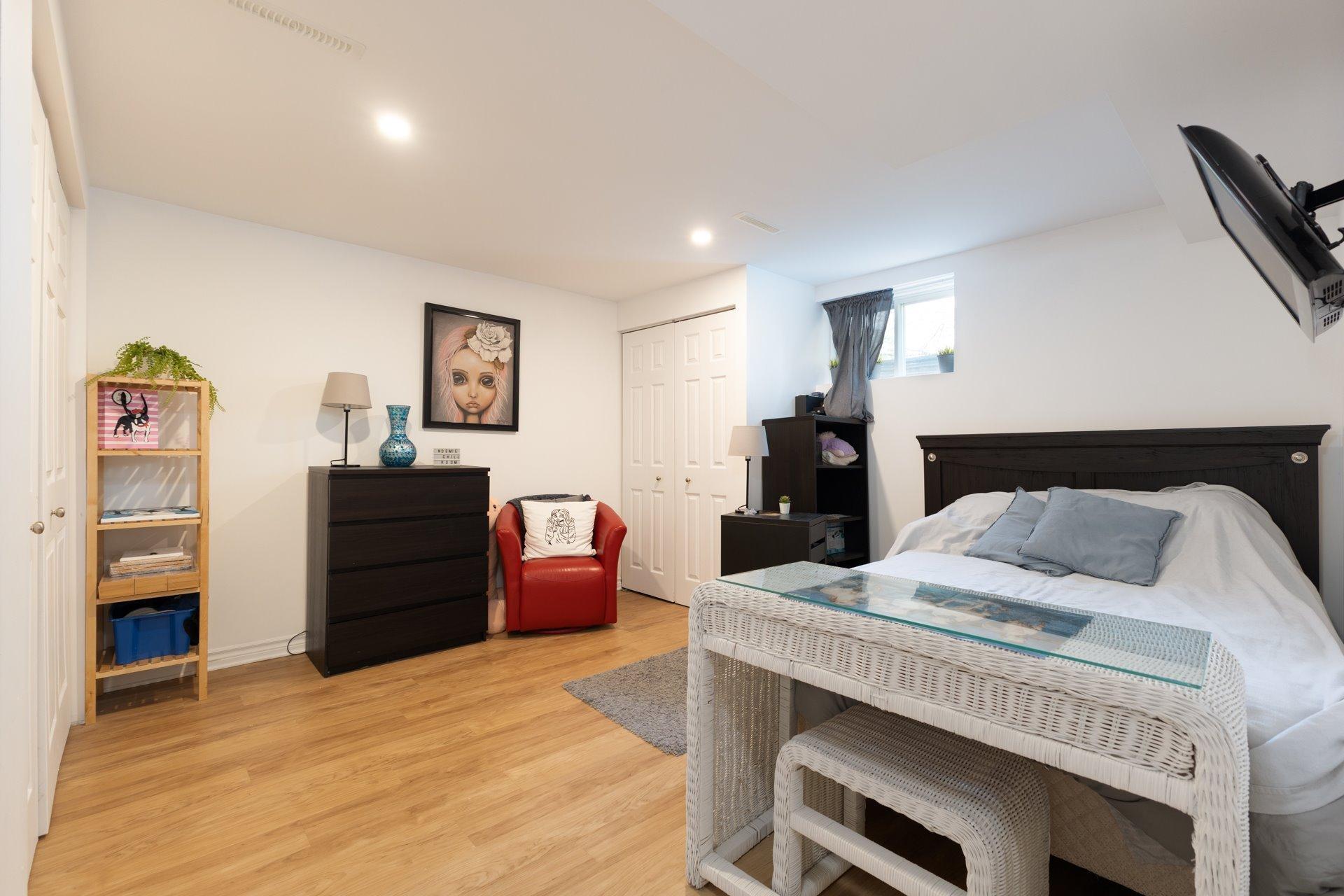 









275


Route 201

,
Coteau-du-Lac,




QC
J0P1B0

