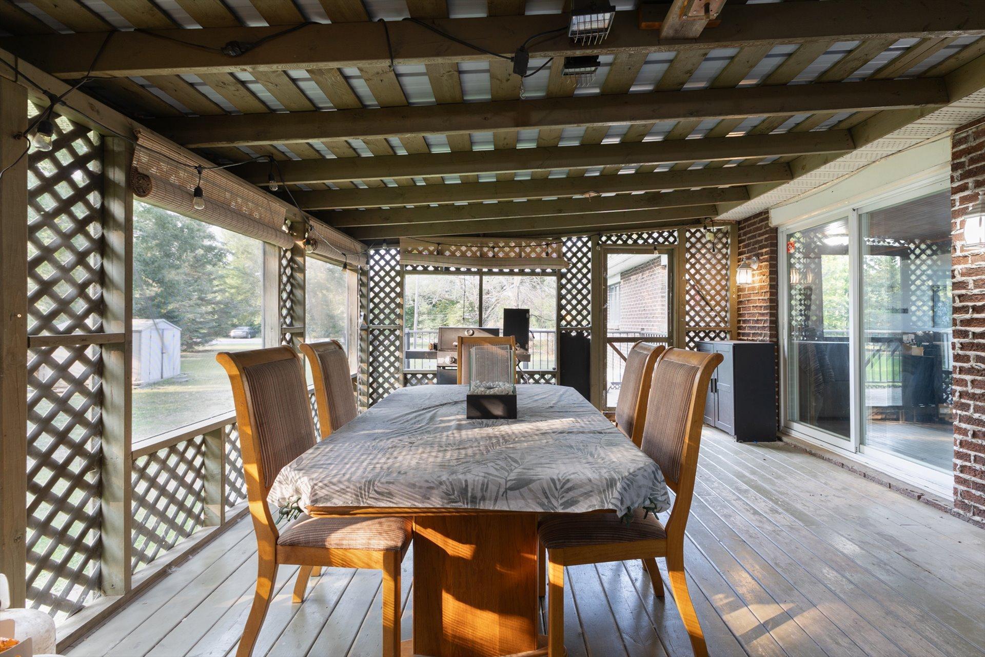 









275


Route 201

,
Coteau-du-Lac,




QC
J0P1B0

