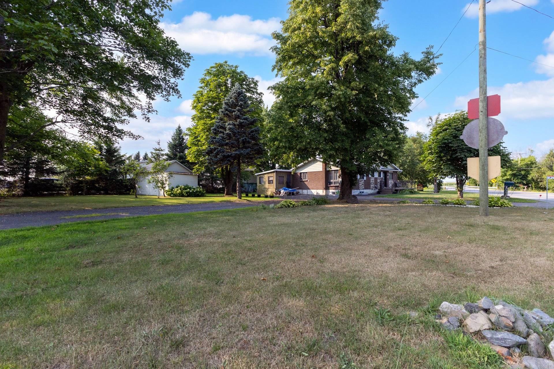 









275


Route 201

,
Coteau-du-Lac,




QC
J0P1B0

