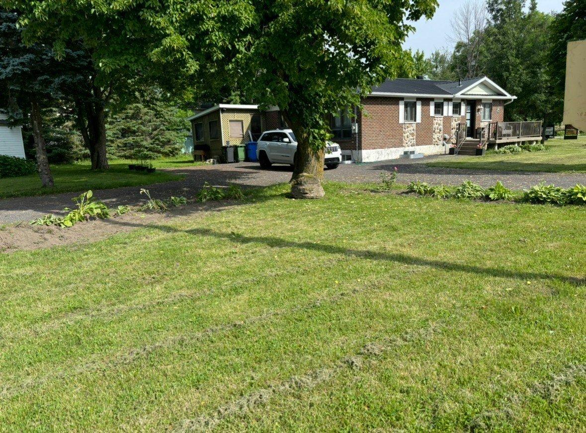 









275


Route 201

,
Coteau-du-Lac,




QC
J0P1B0

