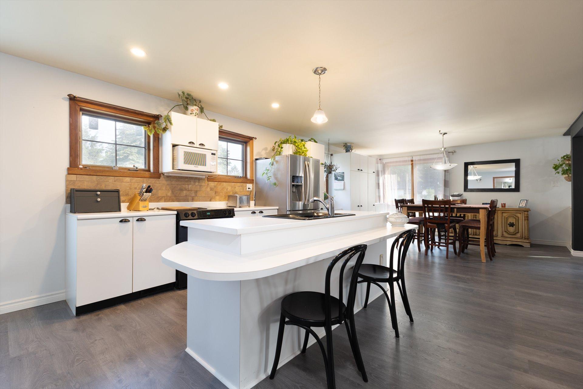 









275


Route 201

,
Coteau-du-Lac,




QC
J0P1B0

