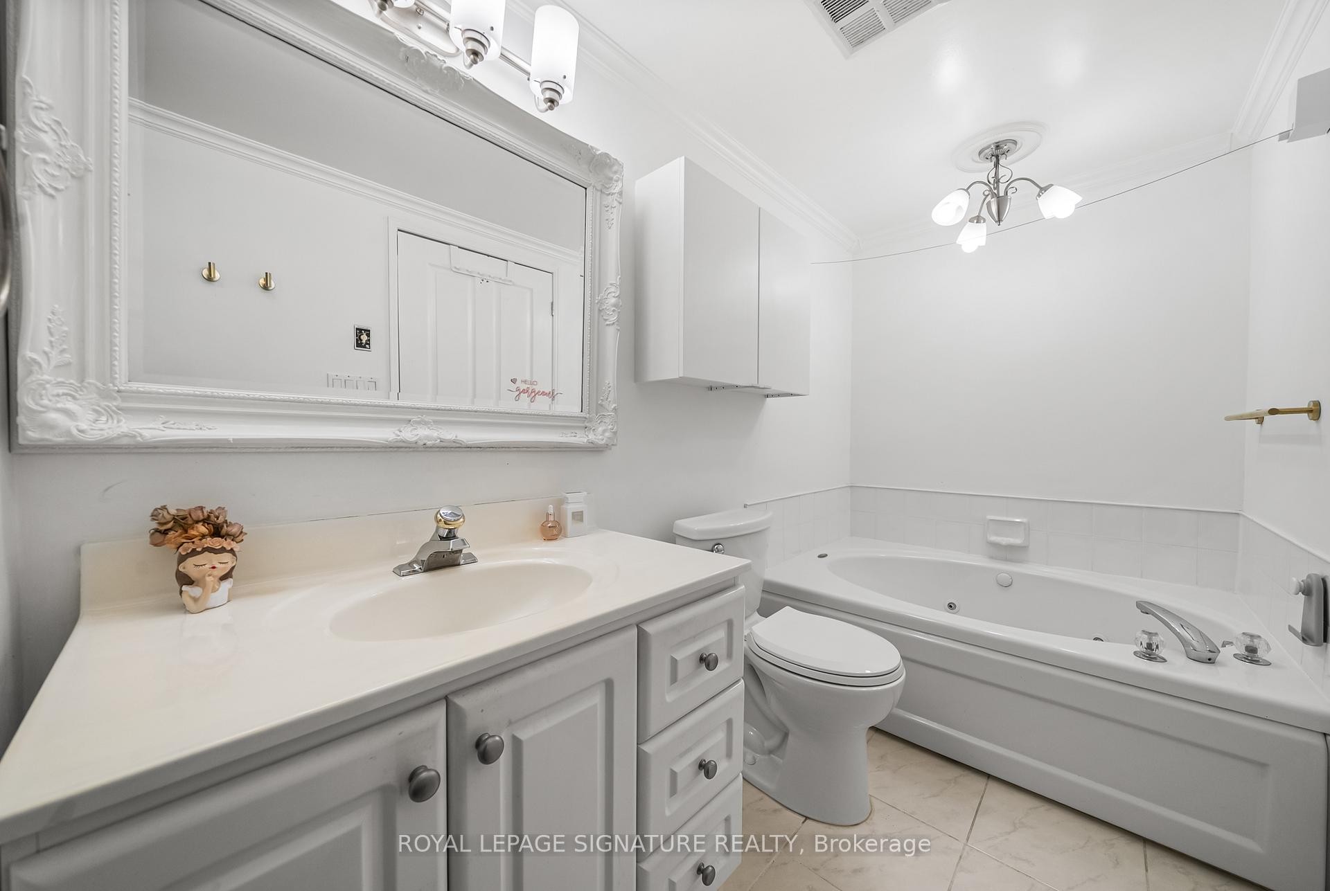 









18


Hollywood

Avenue, 206,
Toronto,




ON
M2N 6P5

