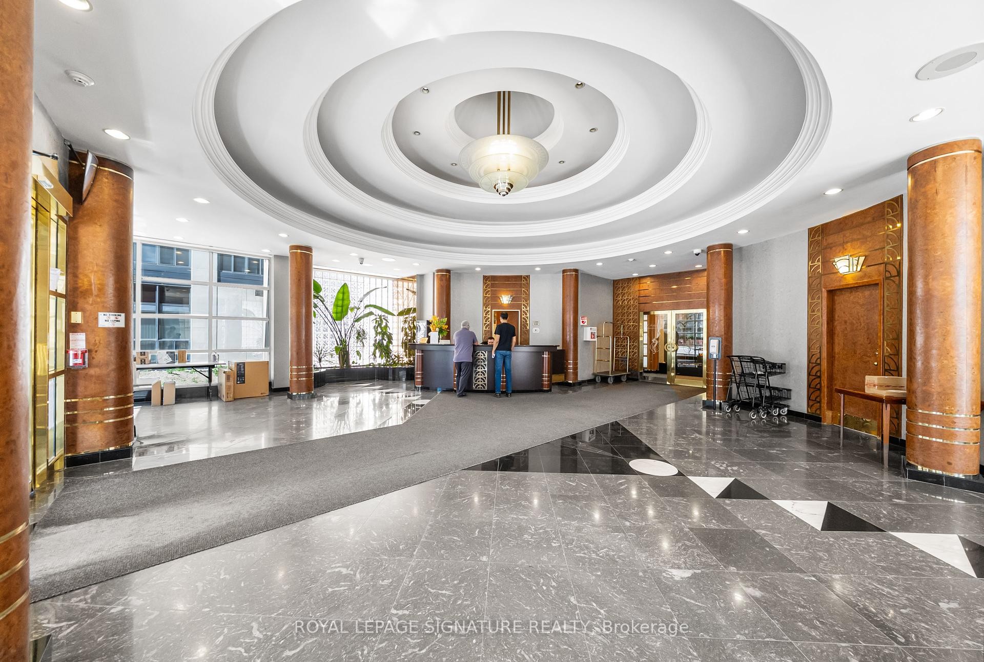 









18


Hollywood

Avenue, 206,
Toronto,




ON
M2N 6P5

