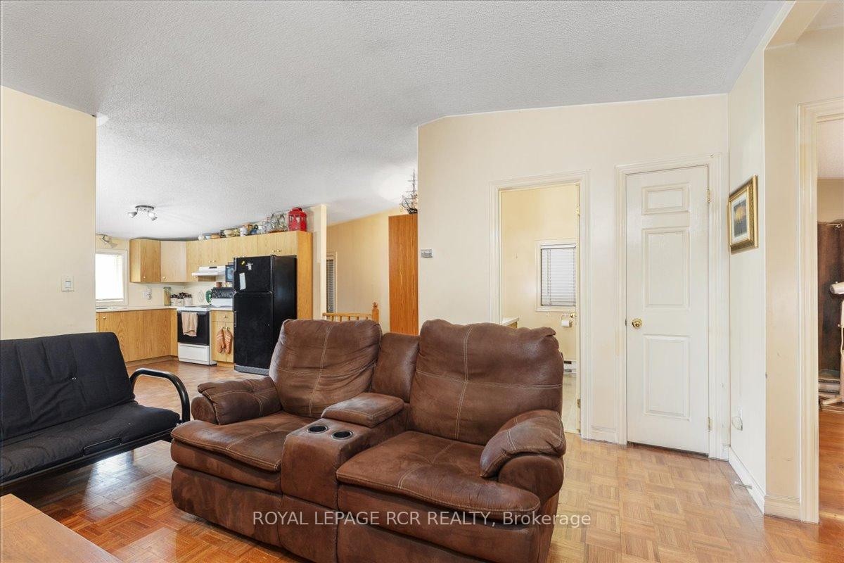 









159


North Port

Road,
Scugog,




ON
L9L 1B2

