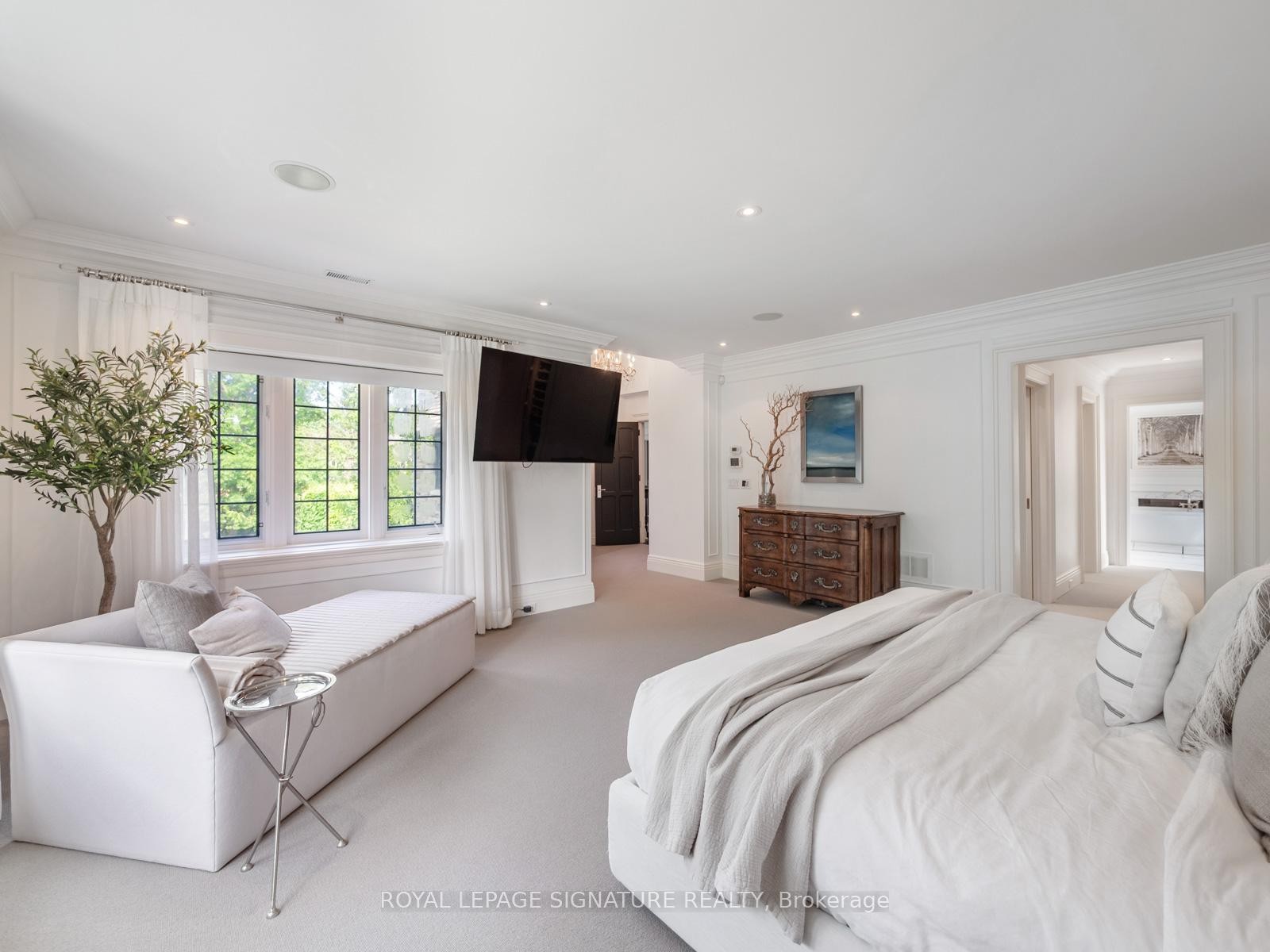 









64


Old Forest Hill

Road,
Toronto,




ON
M5P 2R2

