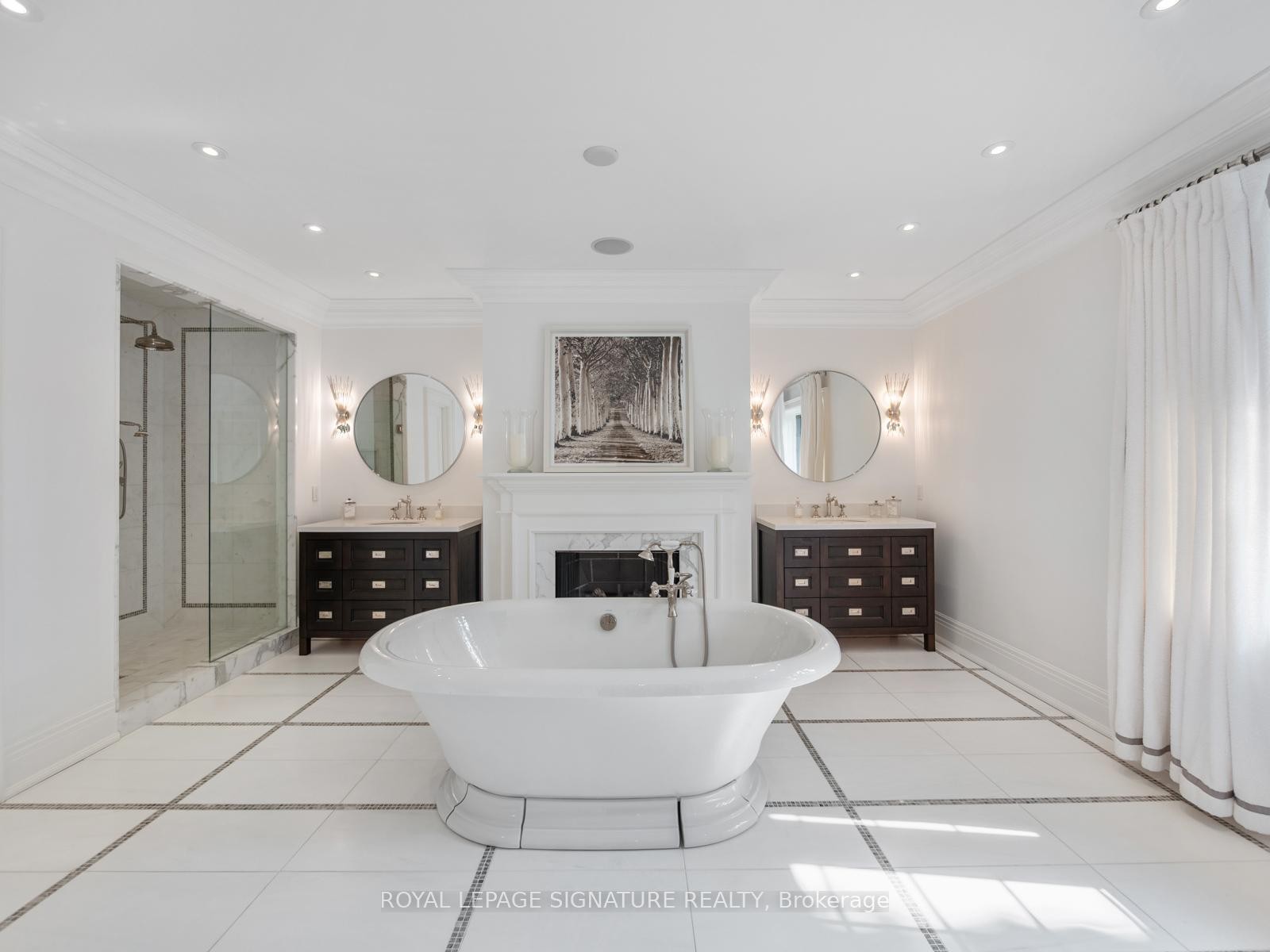









64


Old Forest Hill

Road,
Toronto,




ON
M5P 2R2

