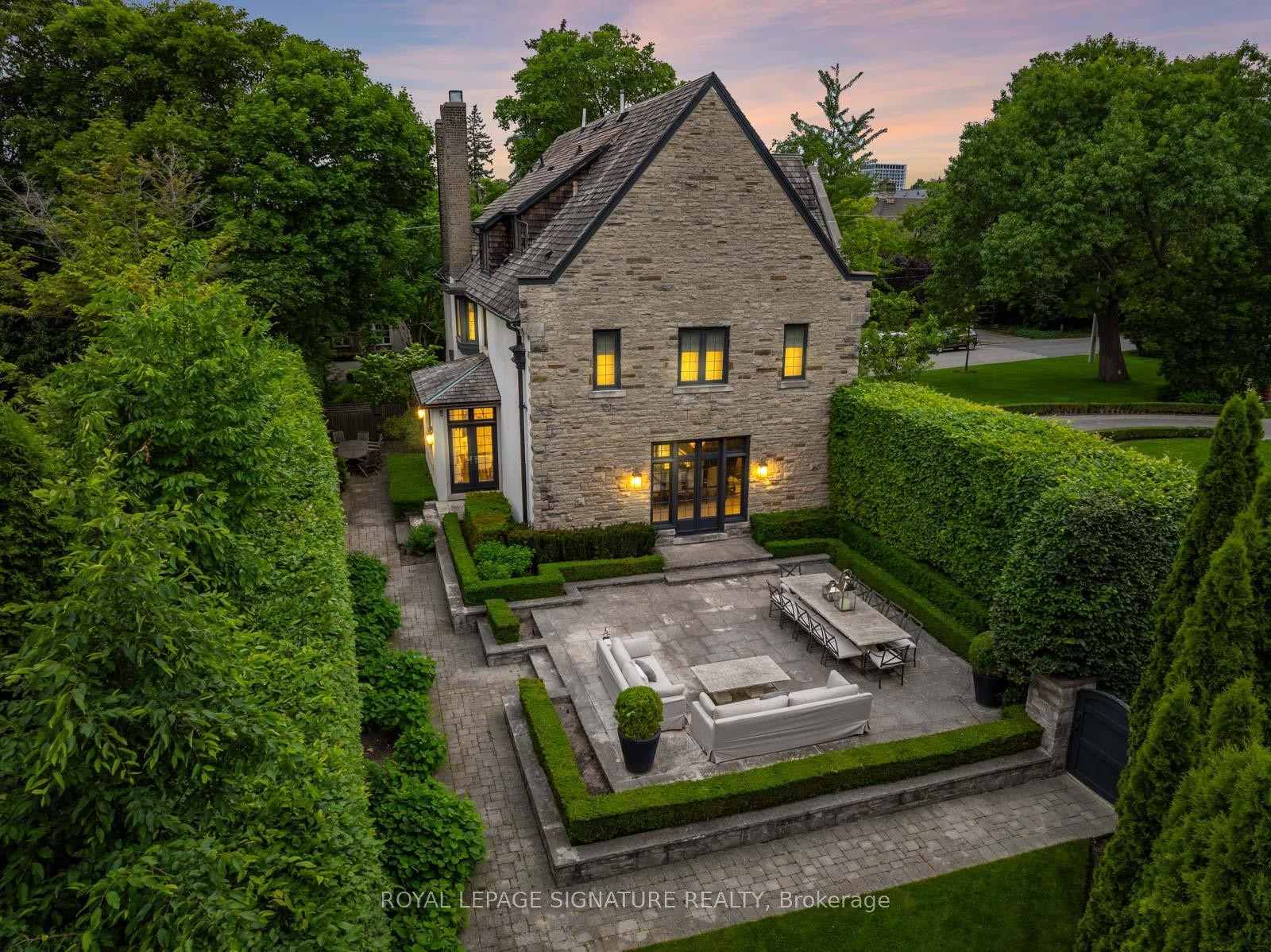 









64


Old Forest Hill

Road,
Toronto,




ON
M5P 2R2

