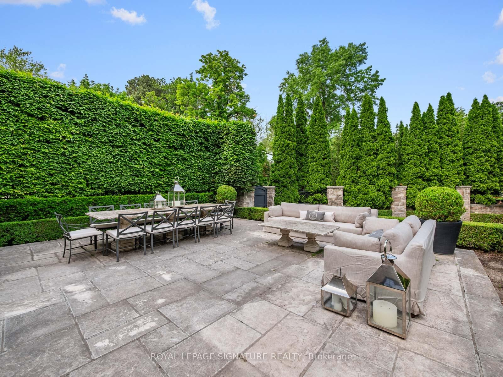 









64


Old Forest Hill

Road,
Toronto,




ON
M5P 2R2

