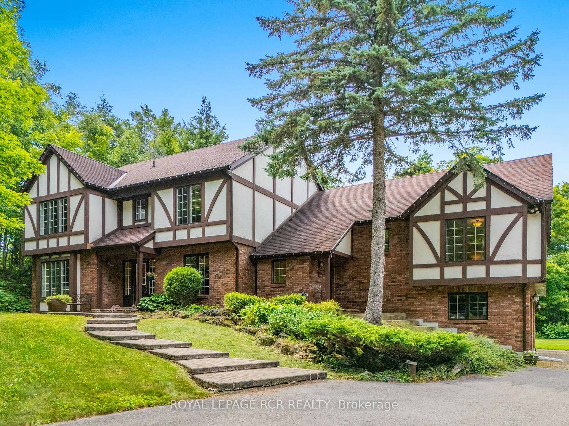 









832


Boston Mills

Road,
Caledon,




ON
L7C 0L7

