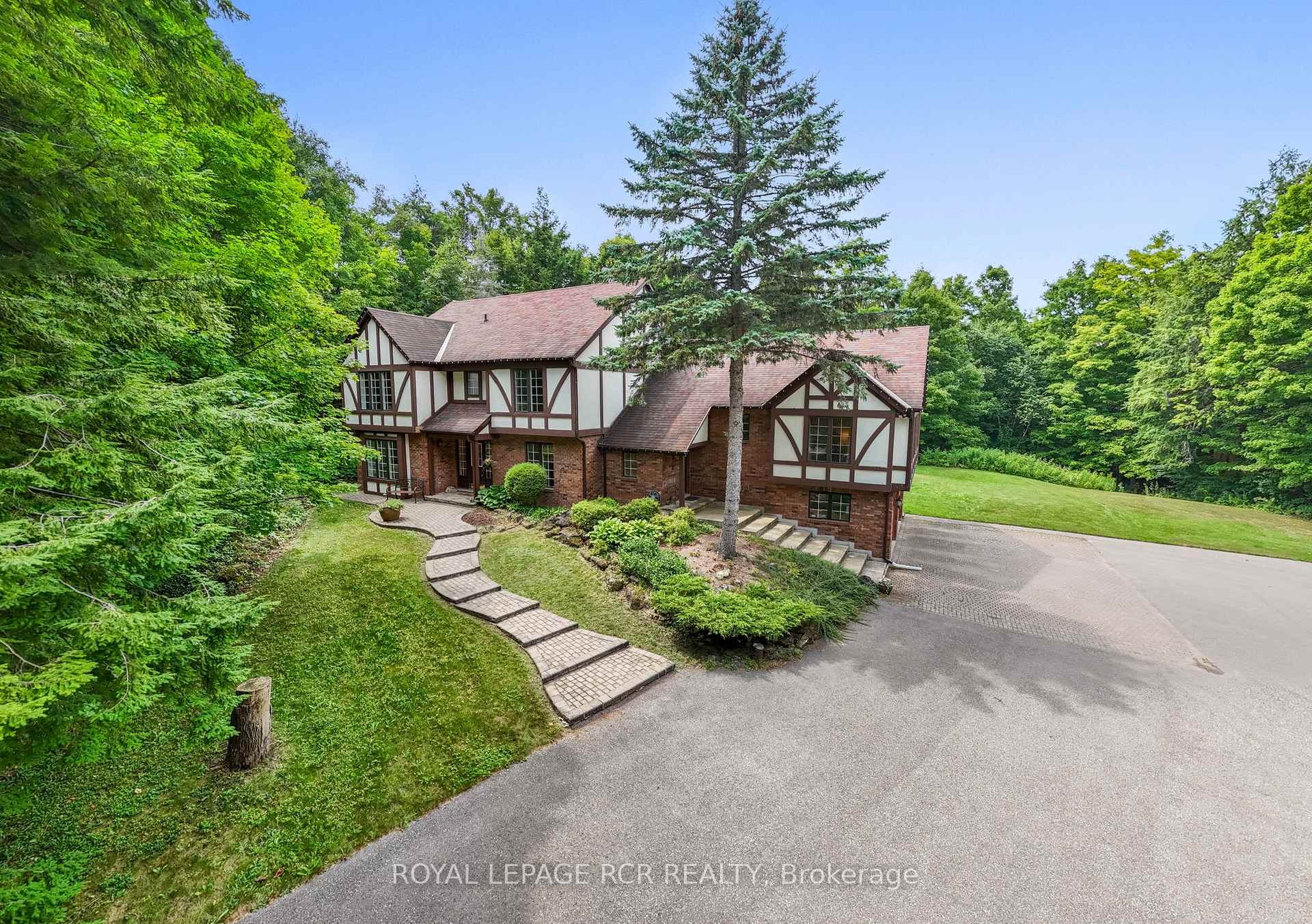 









832


Boston Mills

Road,
Caledon,




ON
L7C 0L7

