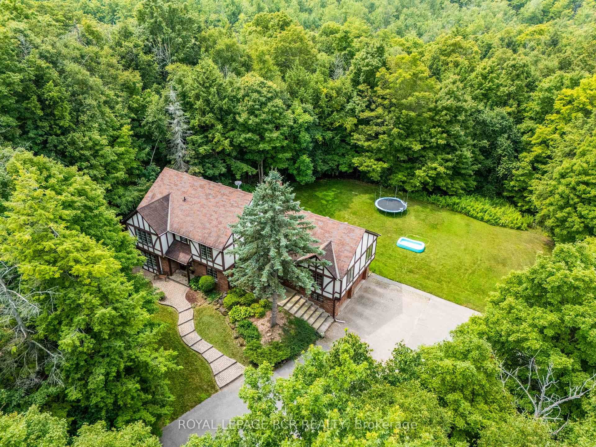 









832


Boston Mills

Road,
Caledon,




ON
L7C 0L7

