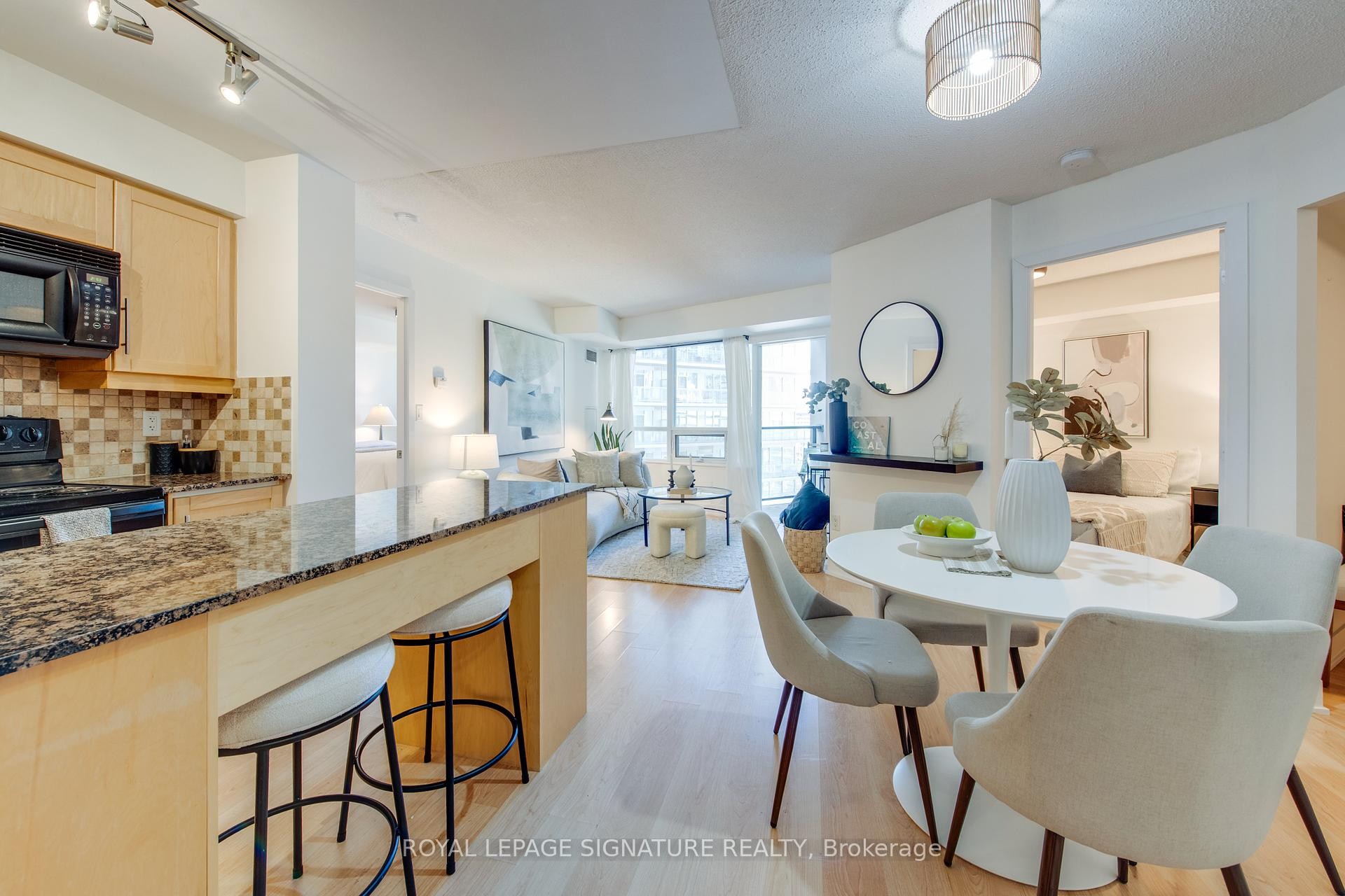 









20


Blue Jays

Way, 1401,
Toronto,




ON
M5V 3W6


