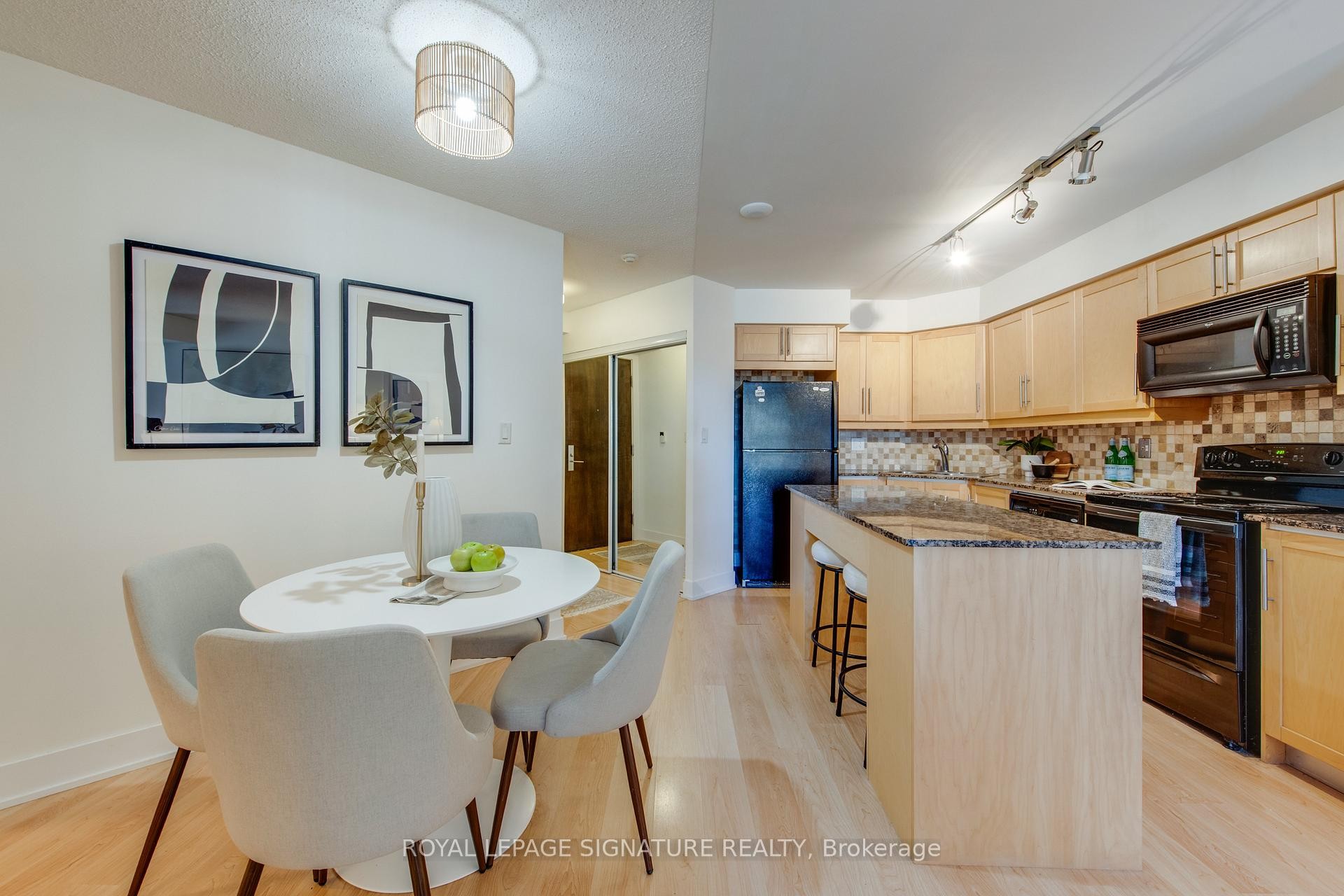









20


Blue Jays

Way, 1401,
Toronto,




ON
M5V 3W6

