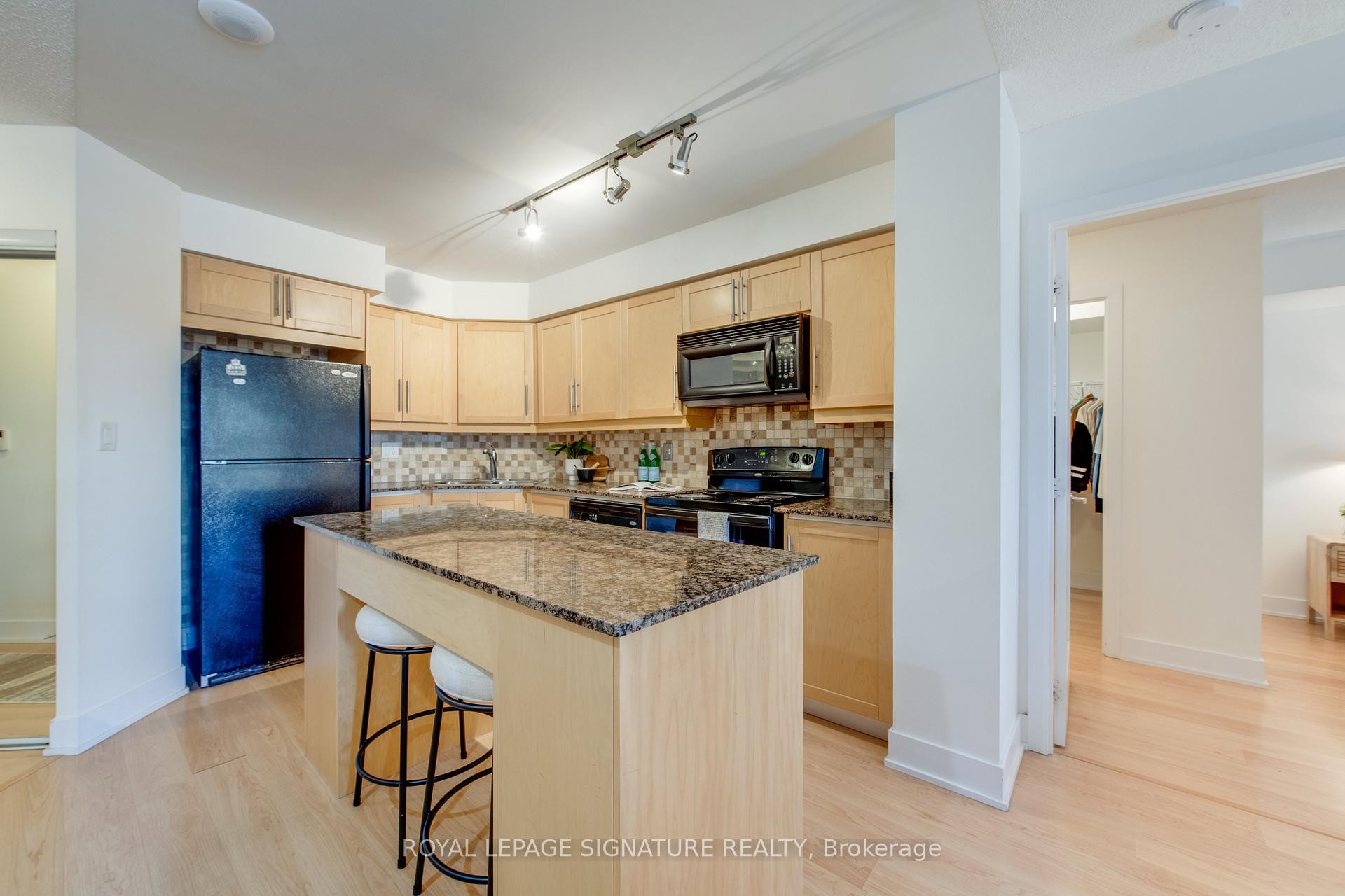 









20


Blue Jays

Way, 1401,
Toronto,




ON
M5V 3W6

