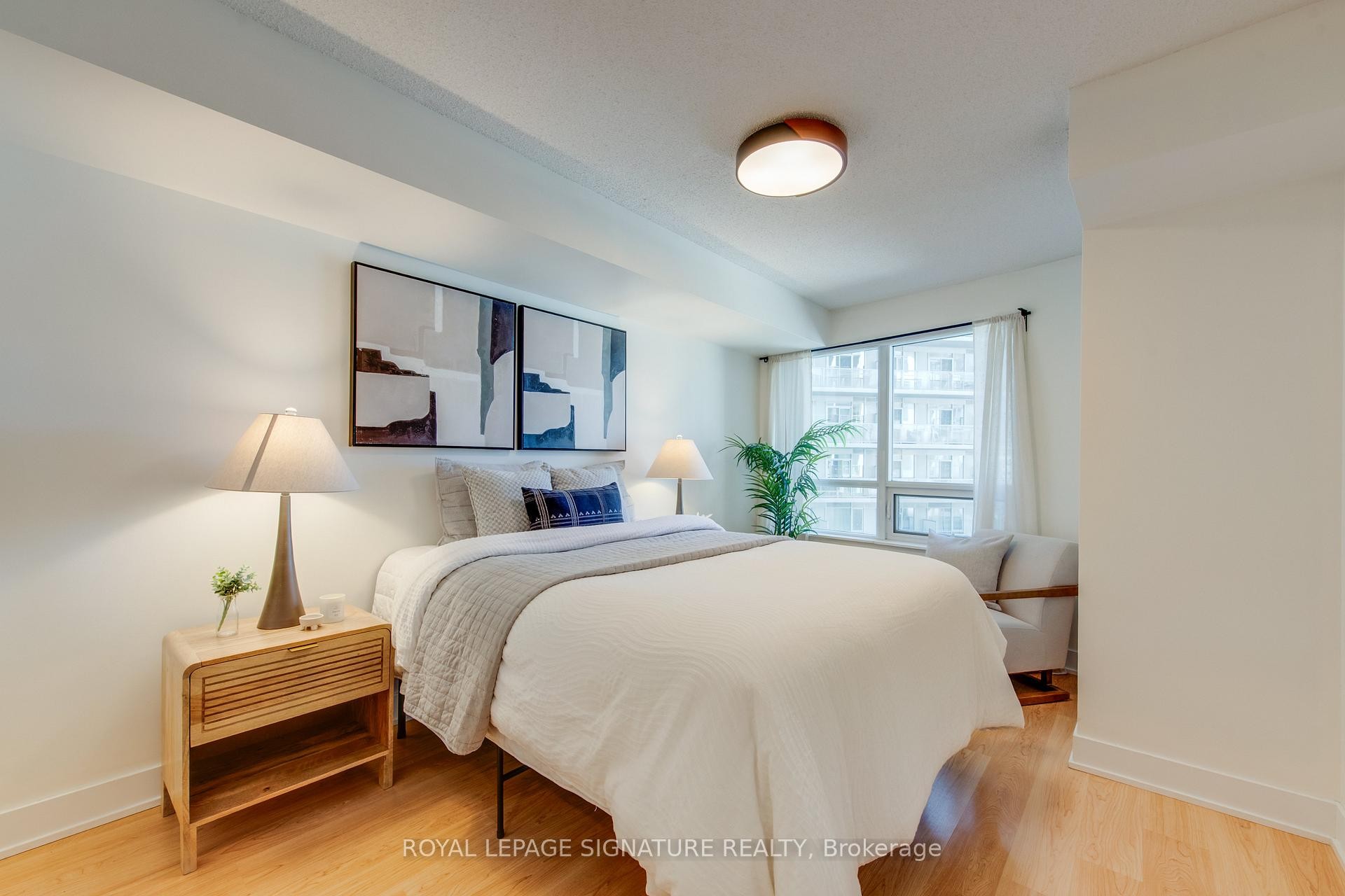 









20


Blue Jays

Way, 1401,
Toronto,




ON
M5V 3W6

