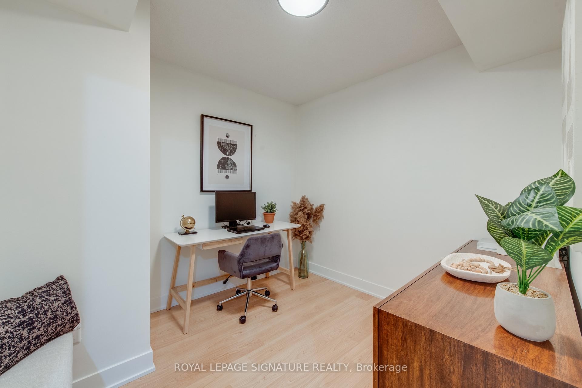 









20


Blue Jays

Way, 1401,
Toronto,




ON
M5V 3W6

