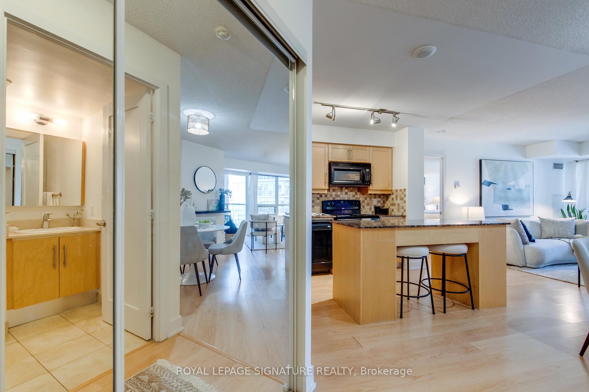 









20


Blue Jays

Way, 1401,
Toronto,




ON
M5V 3W6

