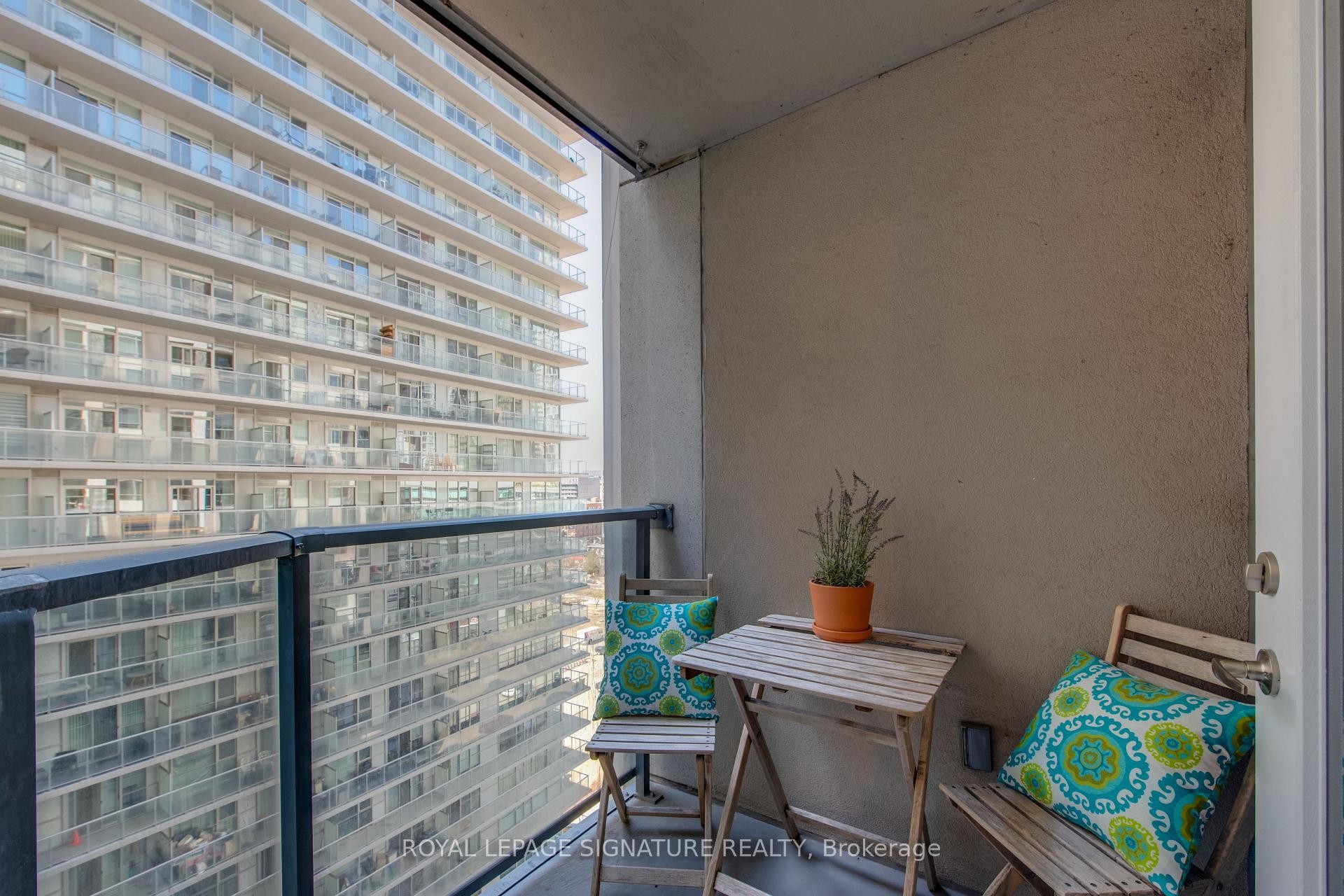 









20


Blue Jays

Way, 1401,
Toronto,




ON
M5V 3W6

