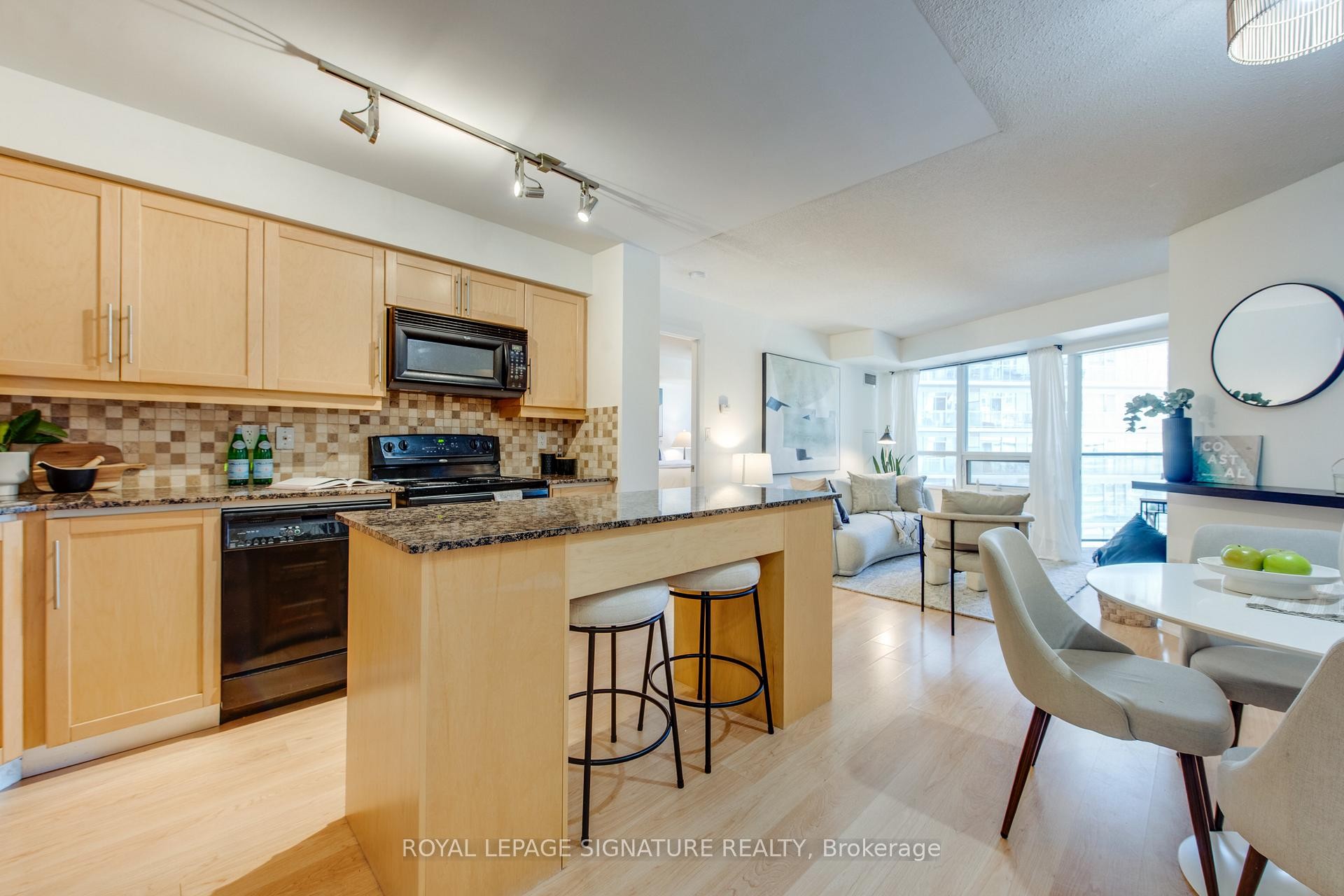 









20


Blue Jays

Way, 1401,
Toronto,




ON
M5V 3W6

