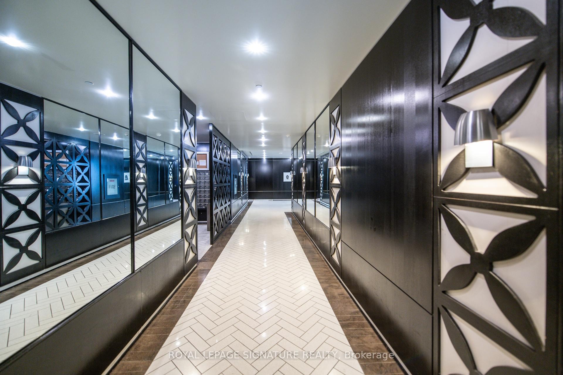 









20


Blue Jays

Way, 1401,
Toronto,




ON
M5V 3W6

