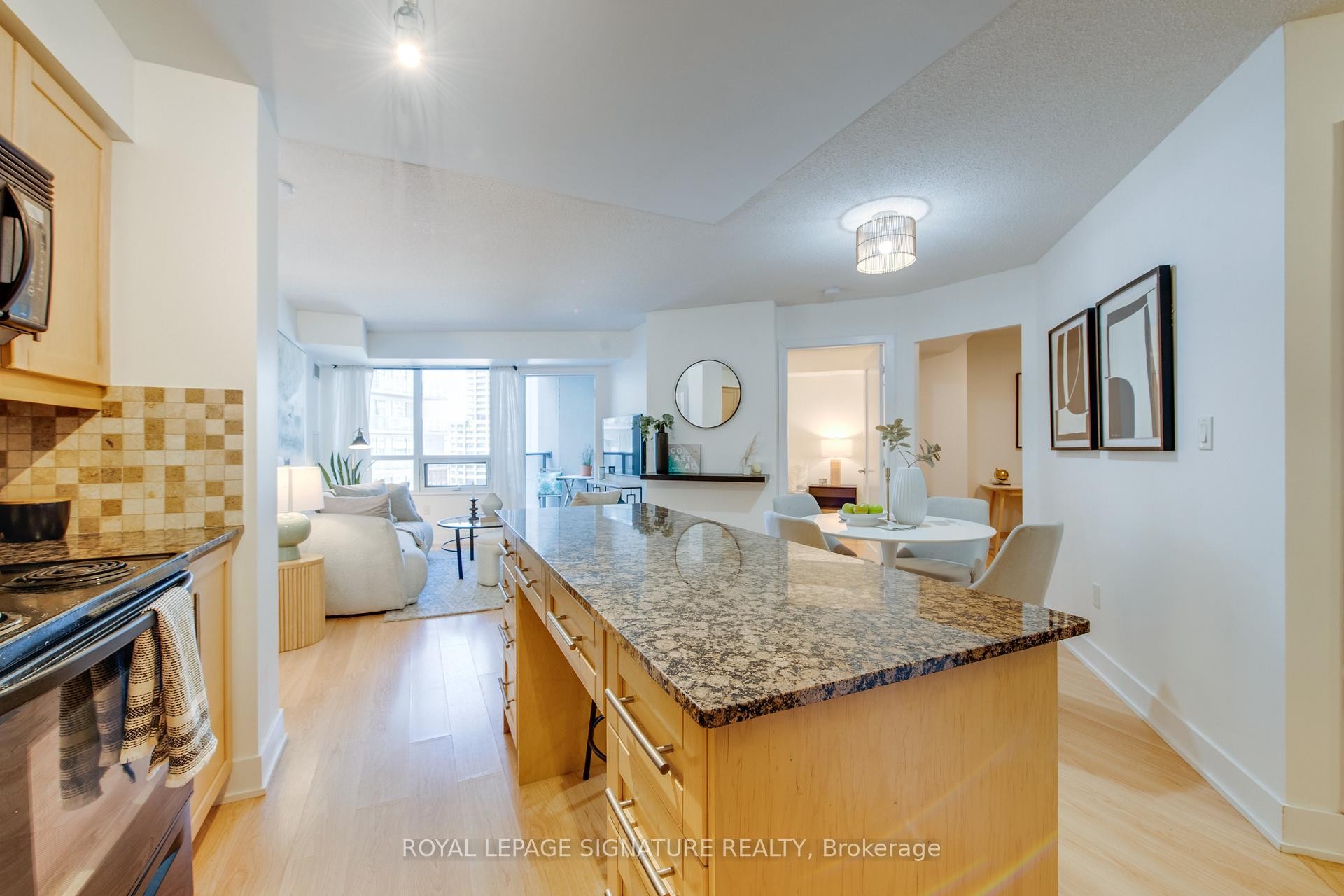 









20


Blue Jays

Way, 1401,
Toronto,




ON
M5V 3W6

