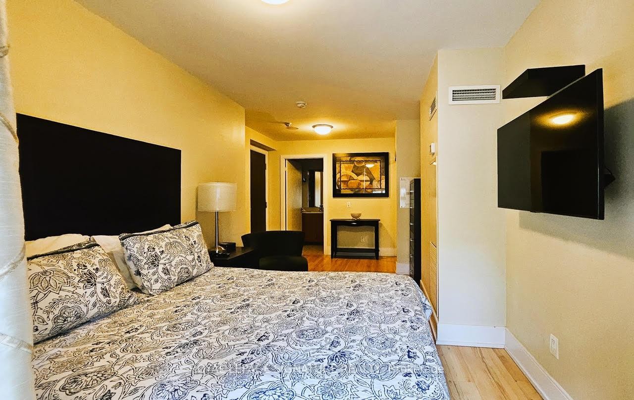 









25


Viking

Lane, 1753,
Toronto,




ON
M9B 0A1

