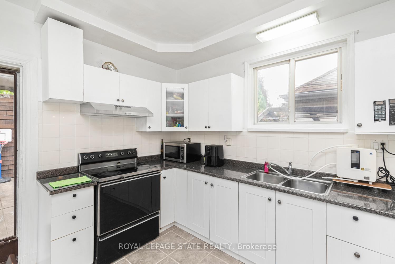 









47


Clyde

Street,
Hamilton,




ON
L8L 5R5


