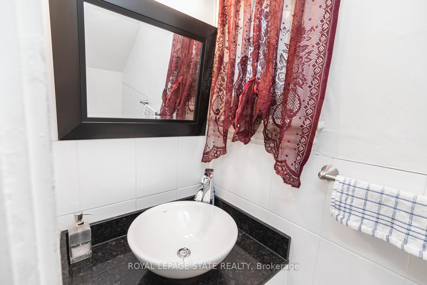 









47


Clyde

Street,
Hamilton,




ON
L8L 5R5

