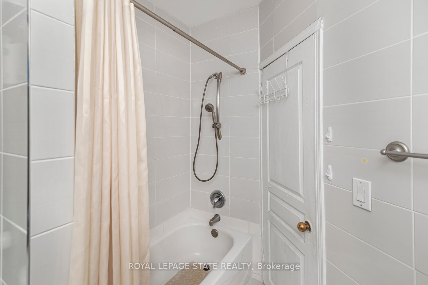 









47


Clyde

Street,
Hamilton,




ON
L8L 5R5

