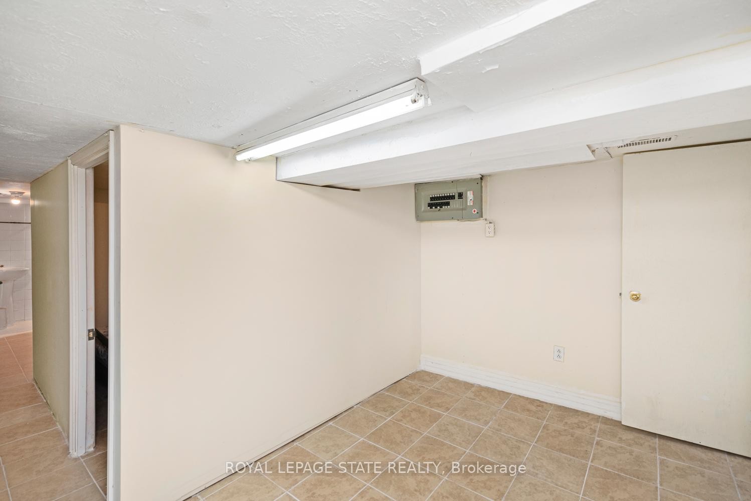 









47


Clyde

Street,
Hamilton,




ON
L8L 5R5

