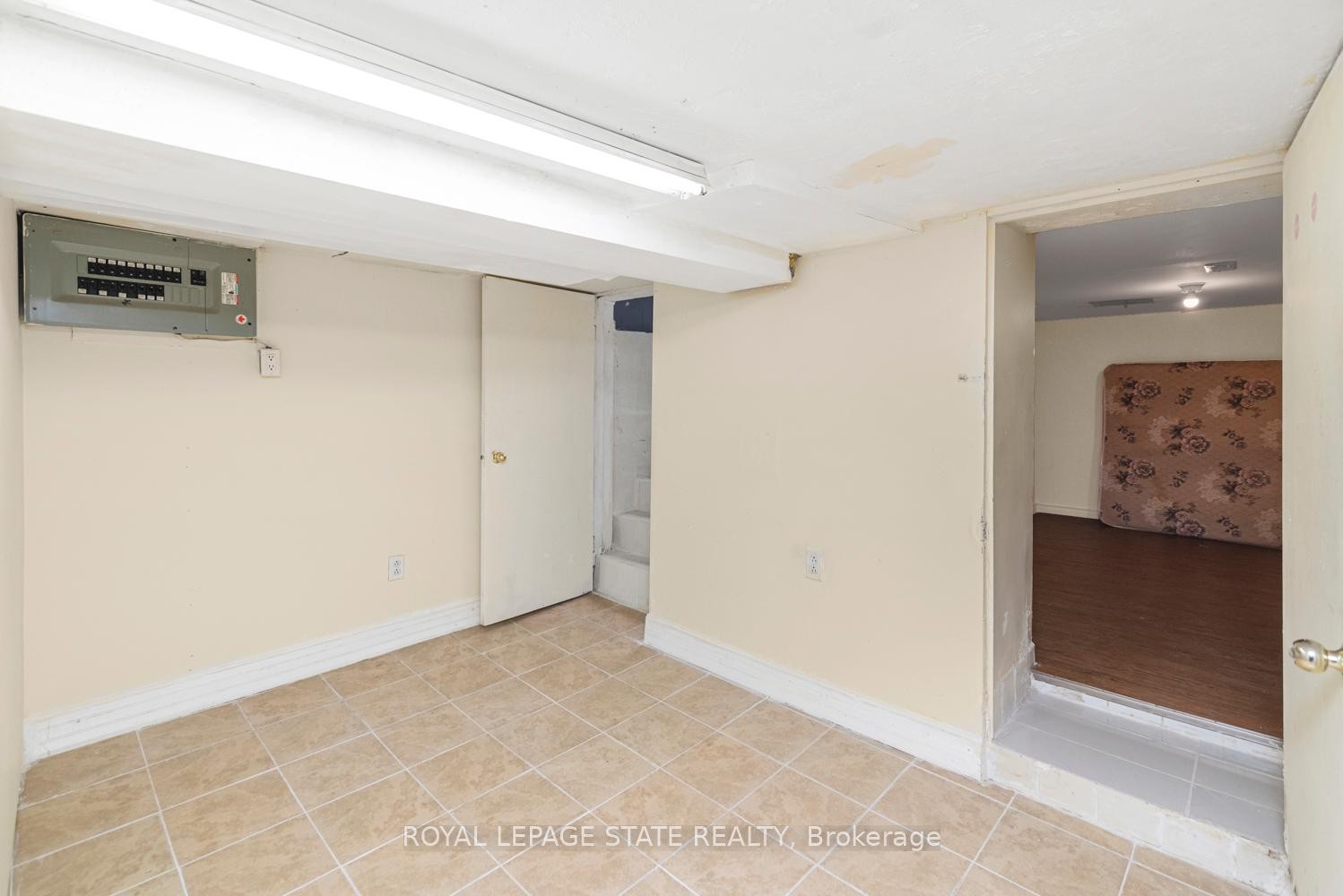 









47


Clyde

Street,
Hamilton,




ON
L8L 5R5


