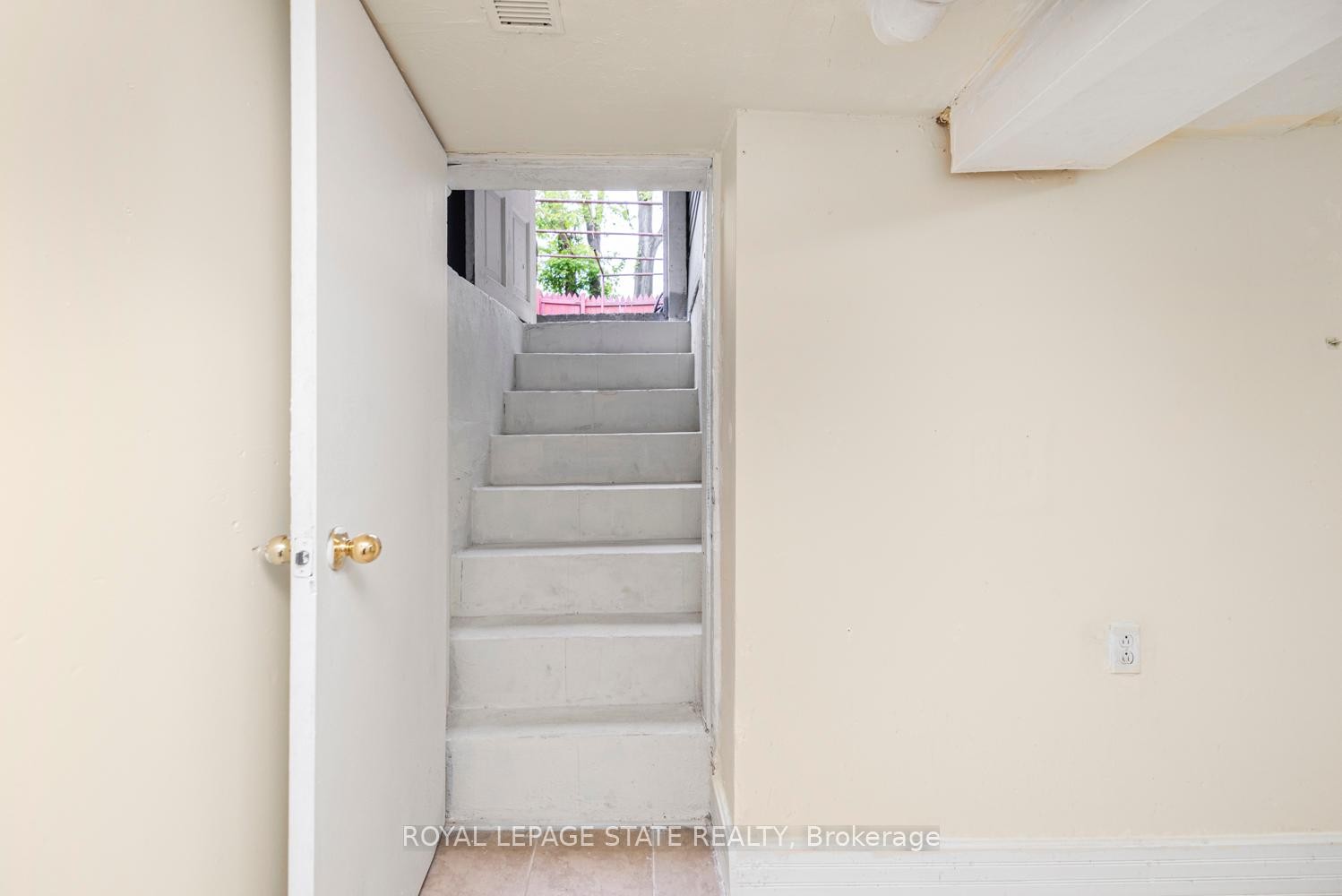 









47


Clyde

Street,
Hamilton,




ON
L8L 5R5

