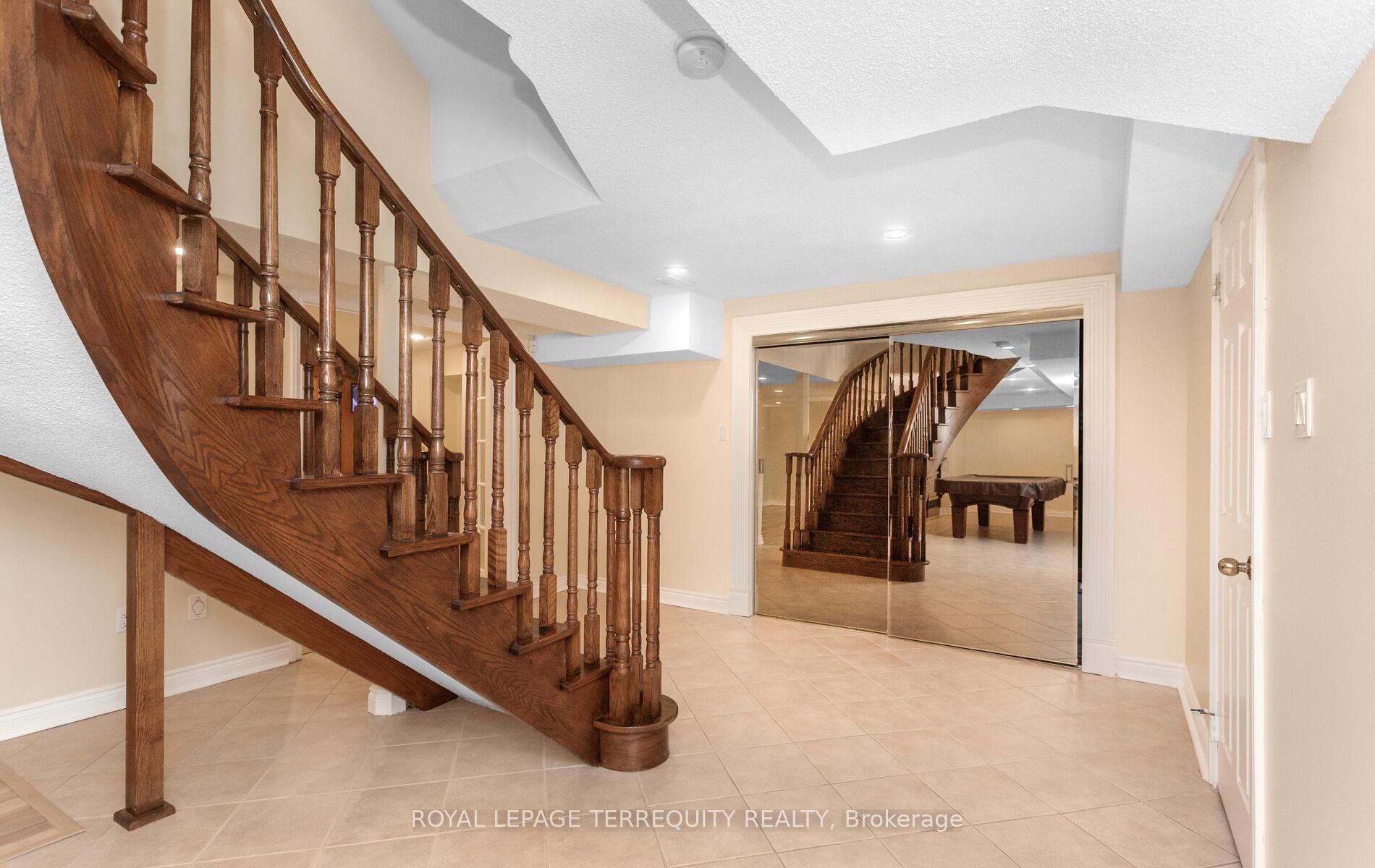 









5839


Fieldon

Road,
Mississauga,




ON
L5M 5K3

