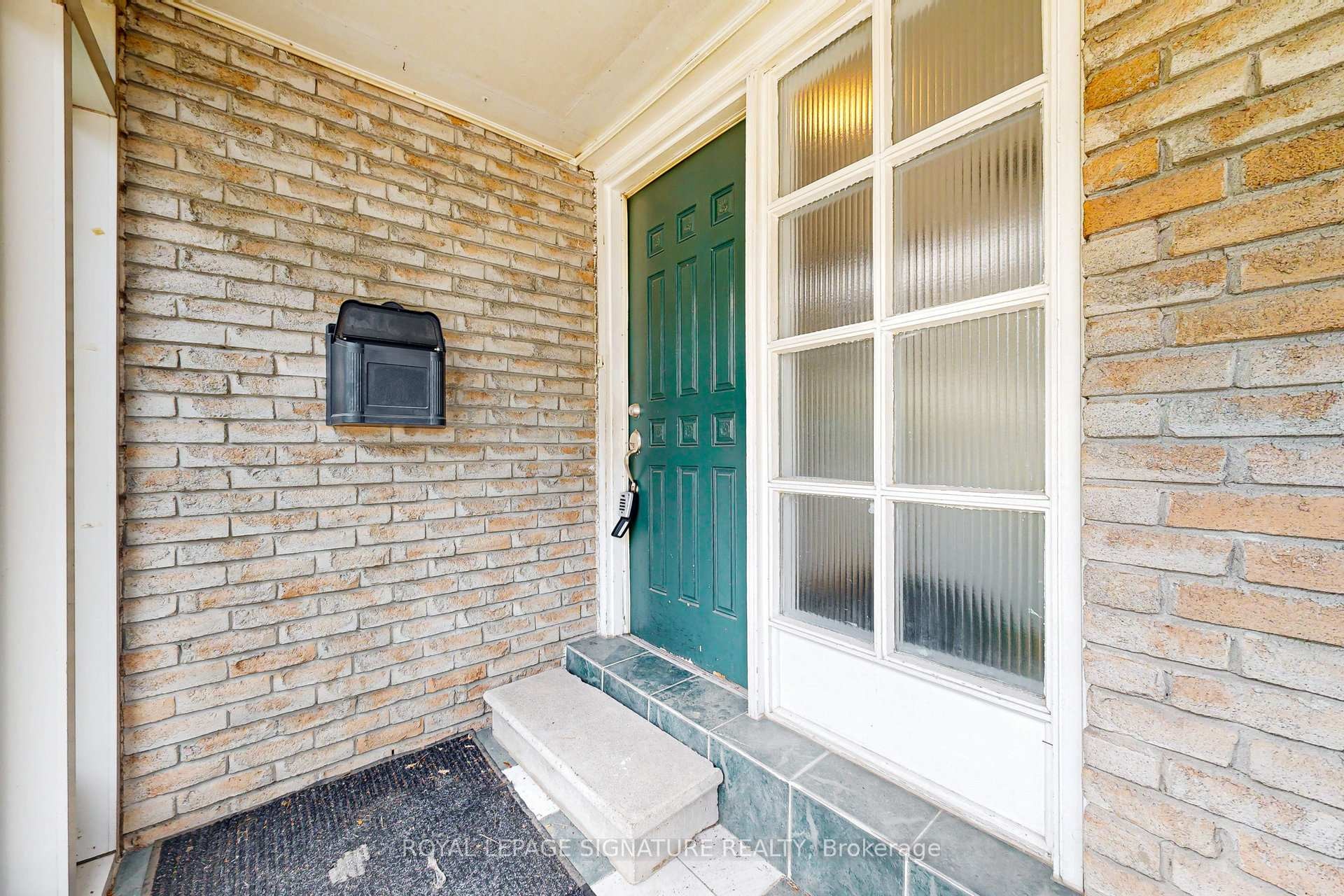 









20


Sexton

Crescent,
Toronto,




ON
M2H 2L5

