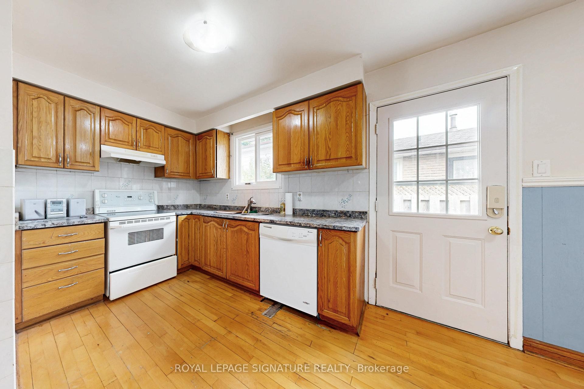 









20


Sexton

Crescent,
Toronto,




ON
M2H 2L5

