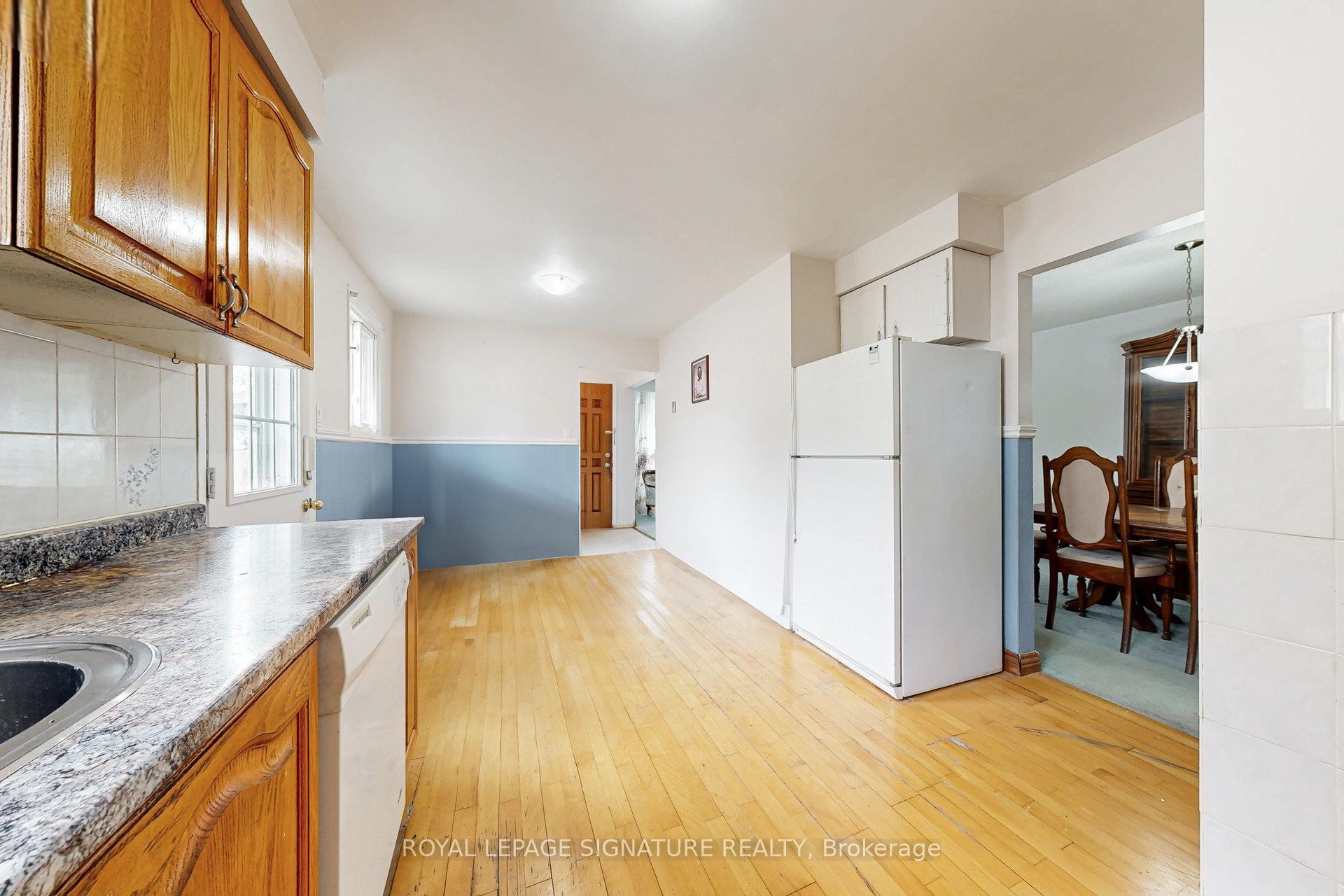 









20


Sexton

Crescent,
Toronto,




ON
M2H 2L5

