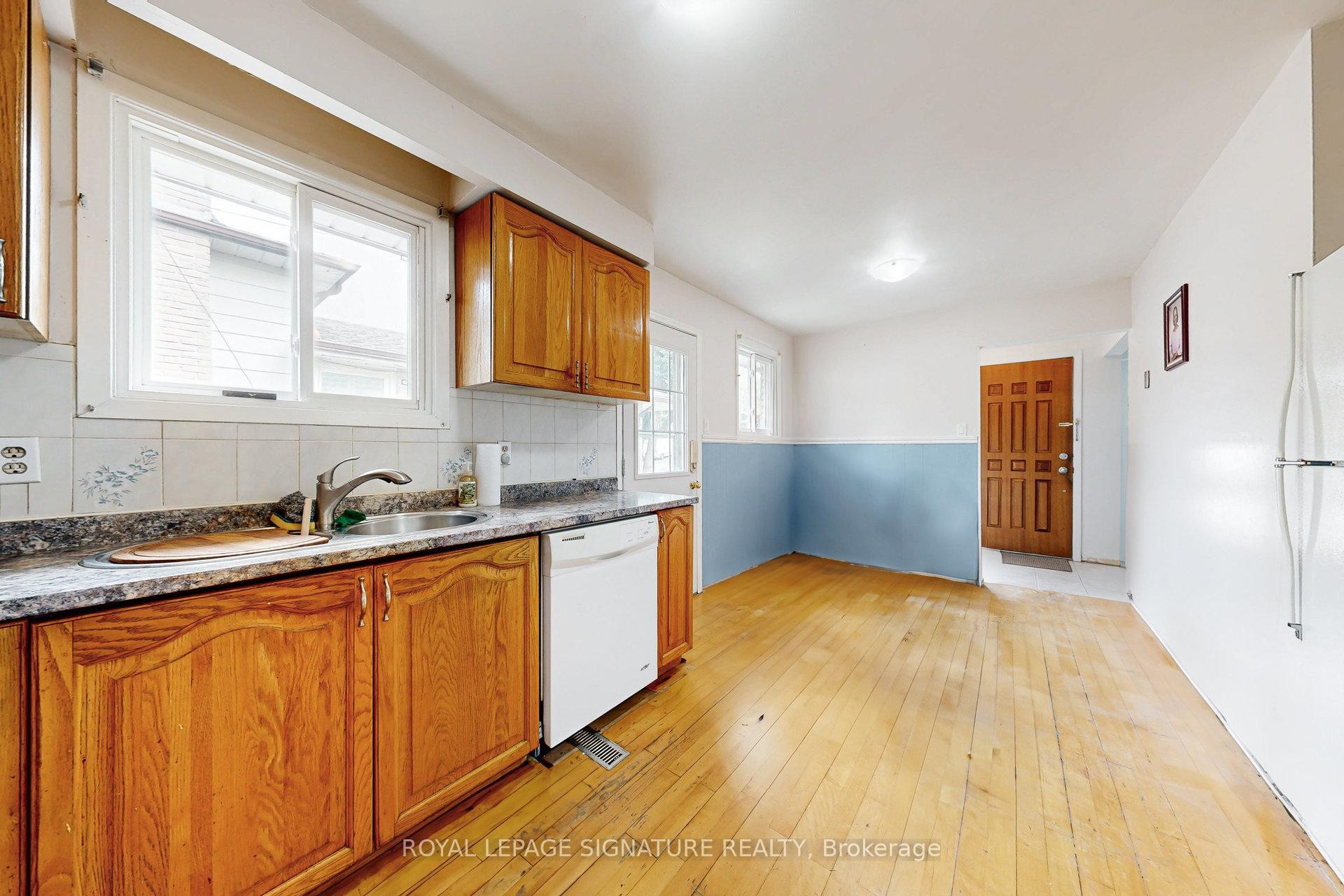 









20


Sexton

Crescent,
Toronto,




ON
M2H 2L5

